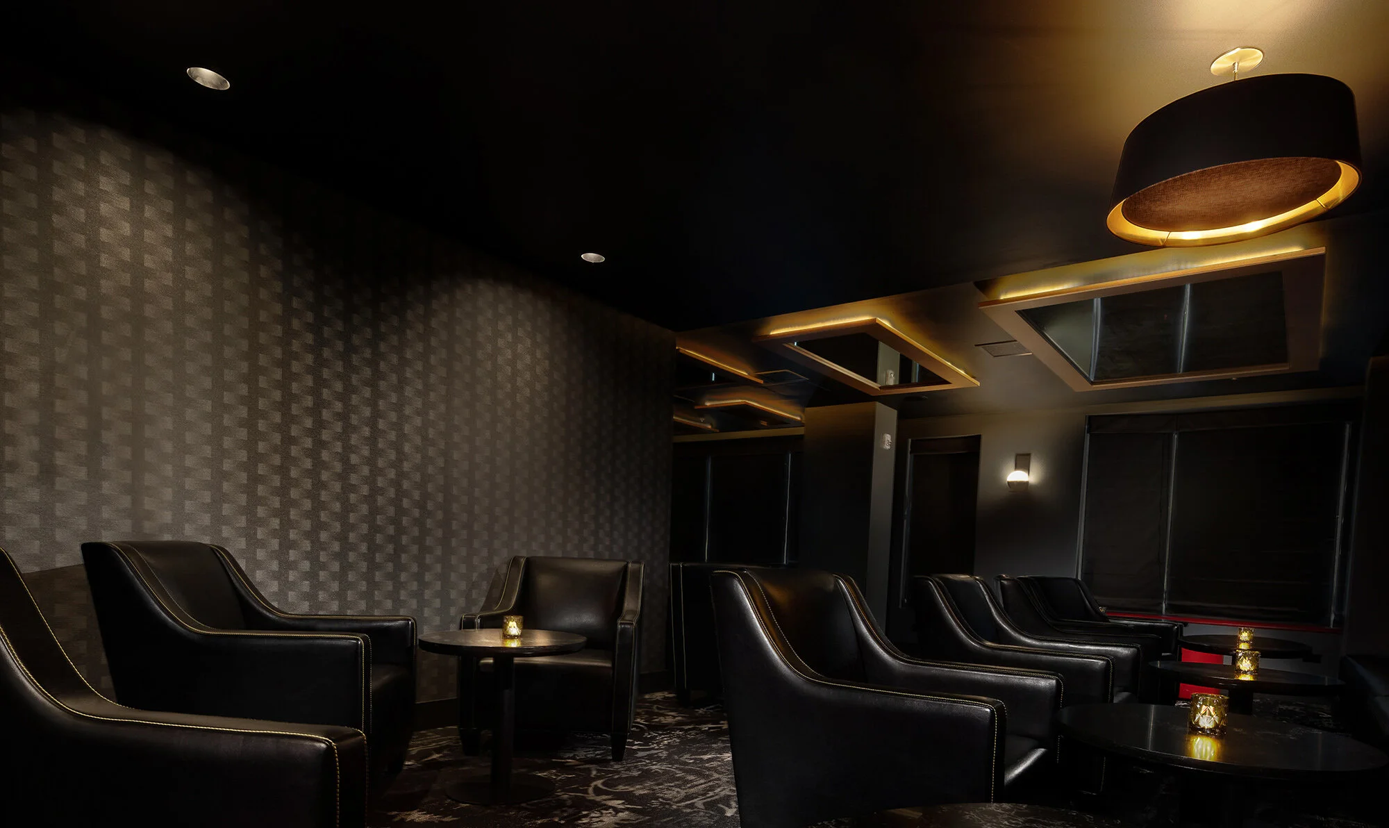 19_Interior_Detail_Table_Seating BWeb.jpg