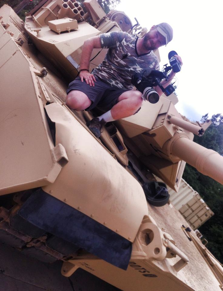 LOUIS UP ON THE M1A1 TANK WITH AN FS700 AND AN ALPHATRON VIEWFINDER