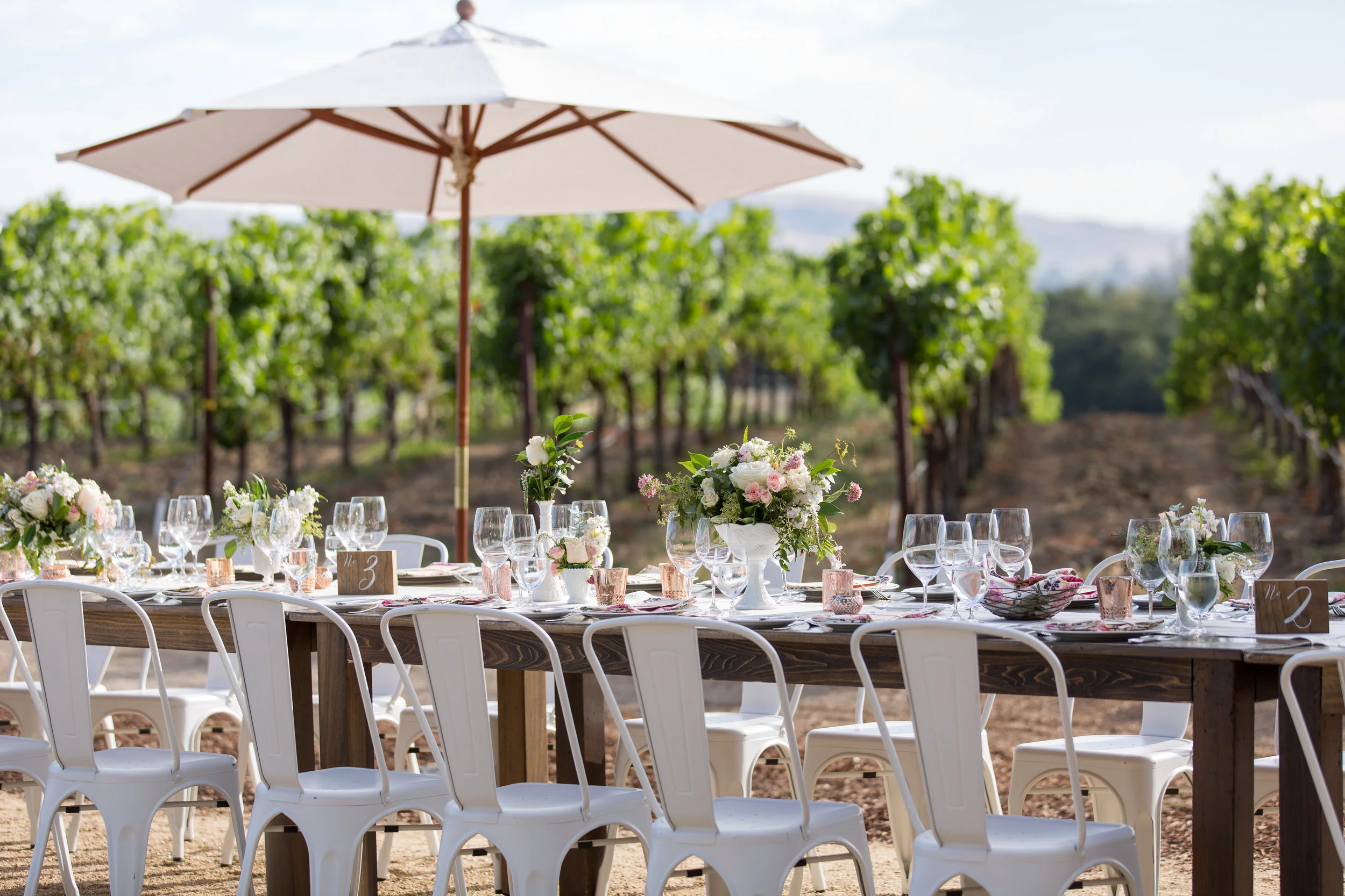GunBun Winery Wedding Decor