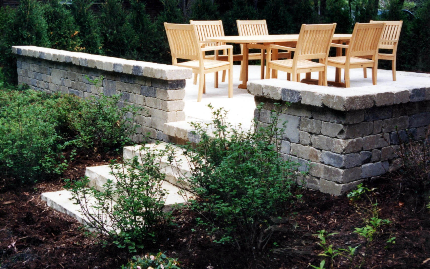Salins Patio 1.jpg