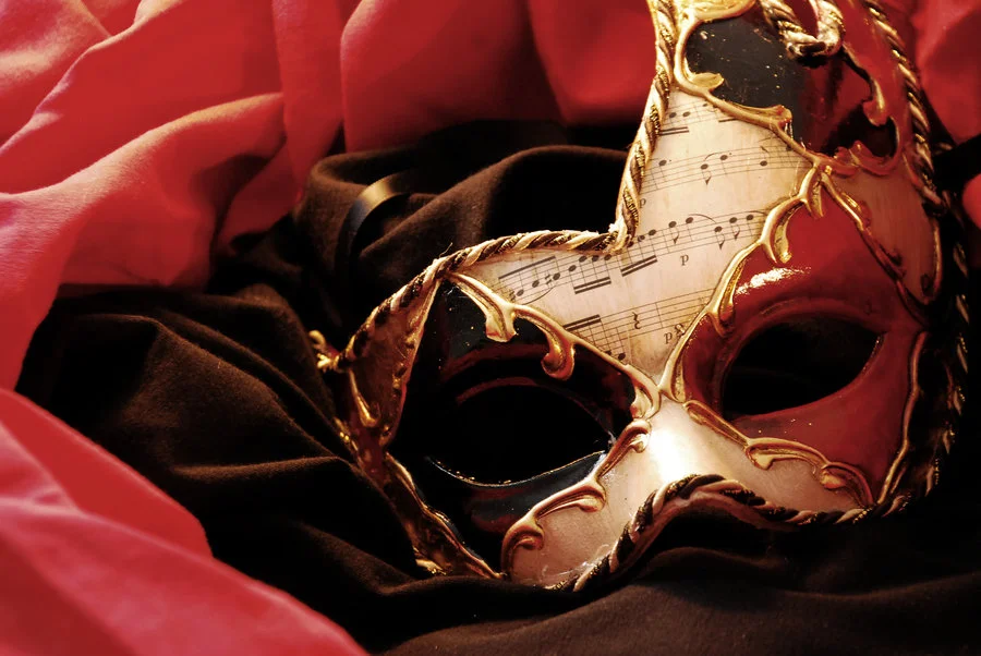 J Series: Ventriloquist R