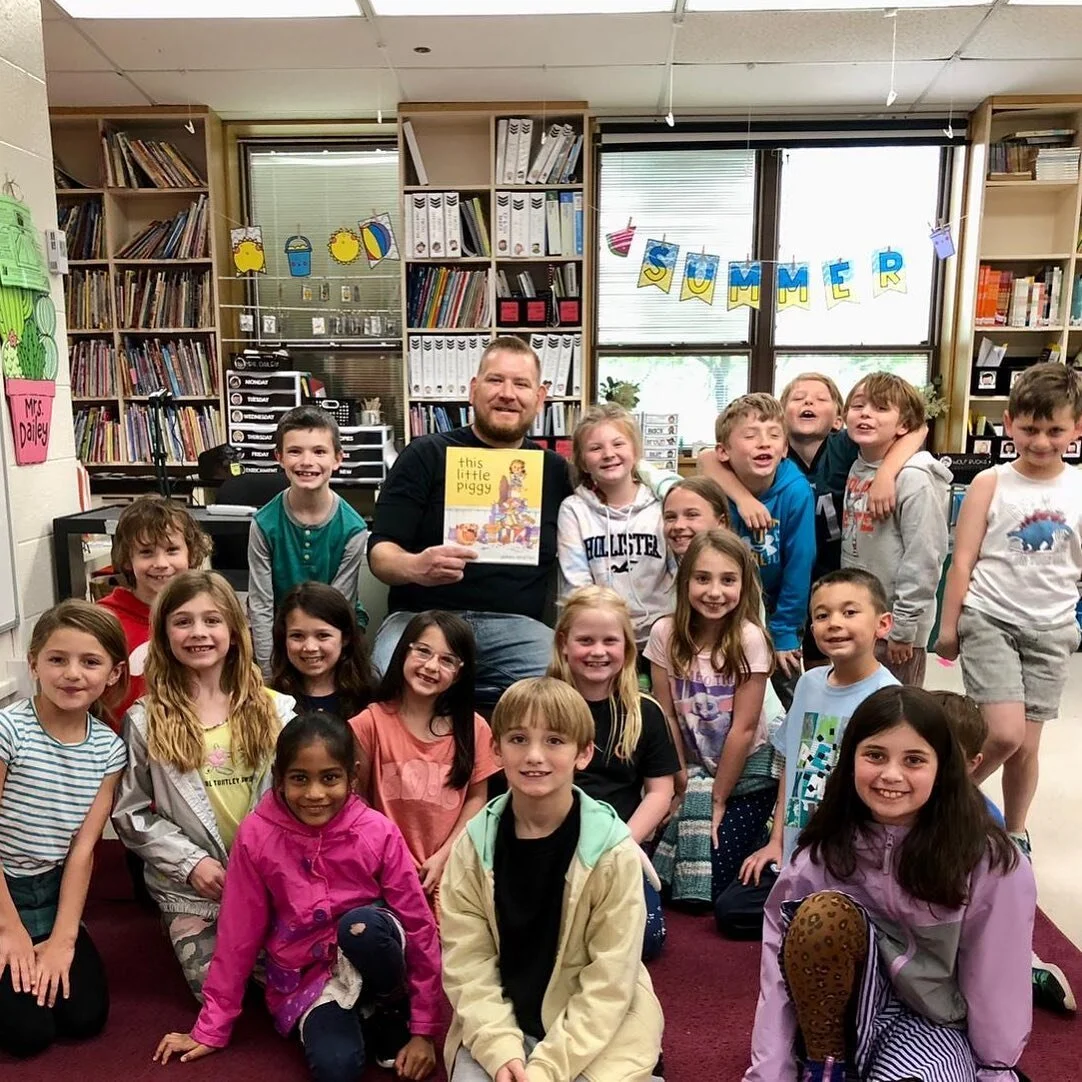 Always great to see my book out in the wild, this one at my old elementary school!
.
.
.

#jamesillustrated #art #painting #illustration #watercolor #drawing #coloredpencil #kidlitart #kidlitartist #picturebook #picturebookart #childrensbook #childre