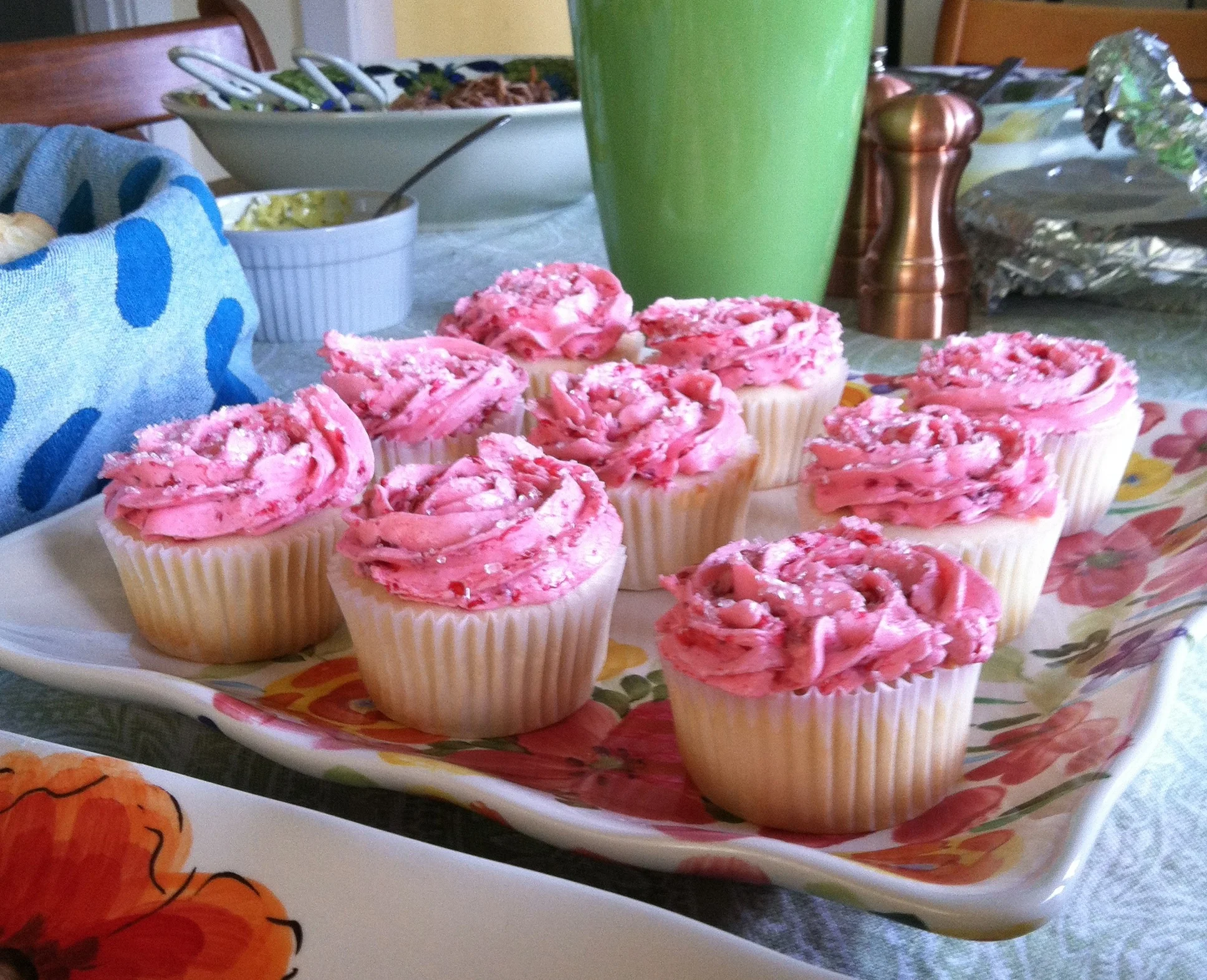 Raspberry Lemonade cupcakes... they're a thing of beauty!