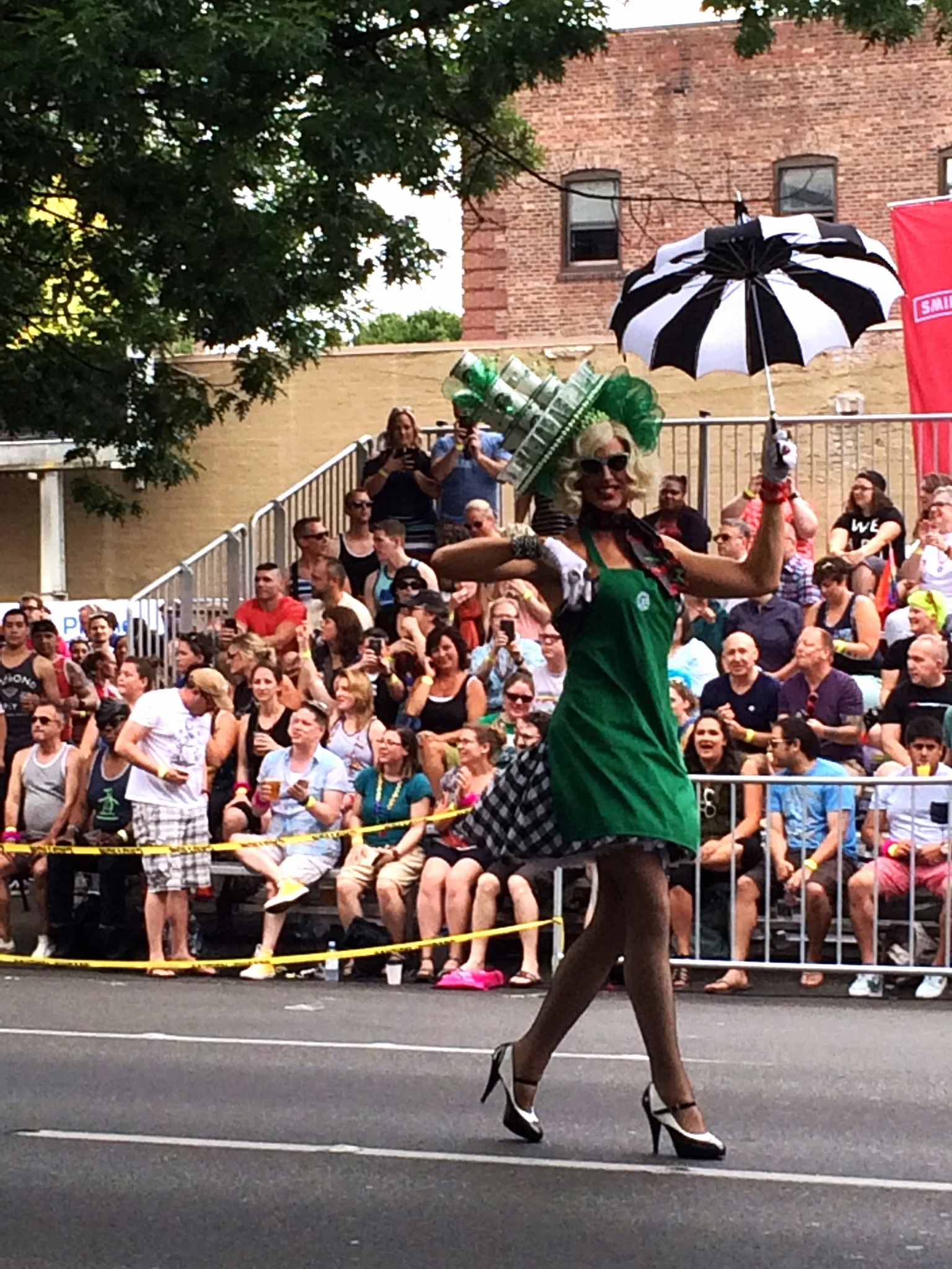 Starbucks drag queen!