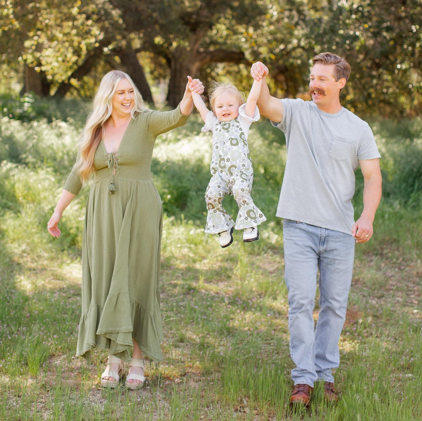 Yucaipa in the Spring 🌿 will always be a favorite of mine! Tonight is the last of my OC Spring Short Sessions, looking forward to seeing the remaining 5 families 🥳 I&rsquo;ve been meeting lots of new babies that were in bellies last year at this ti