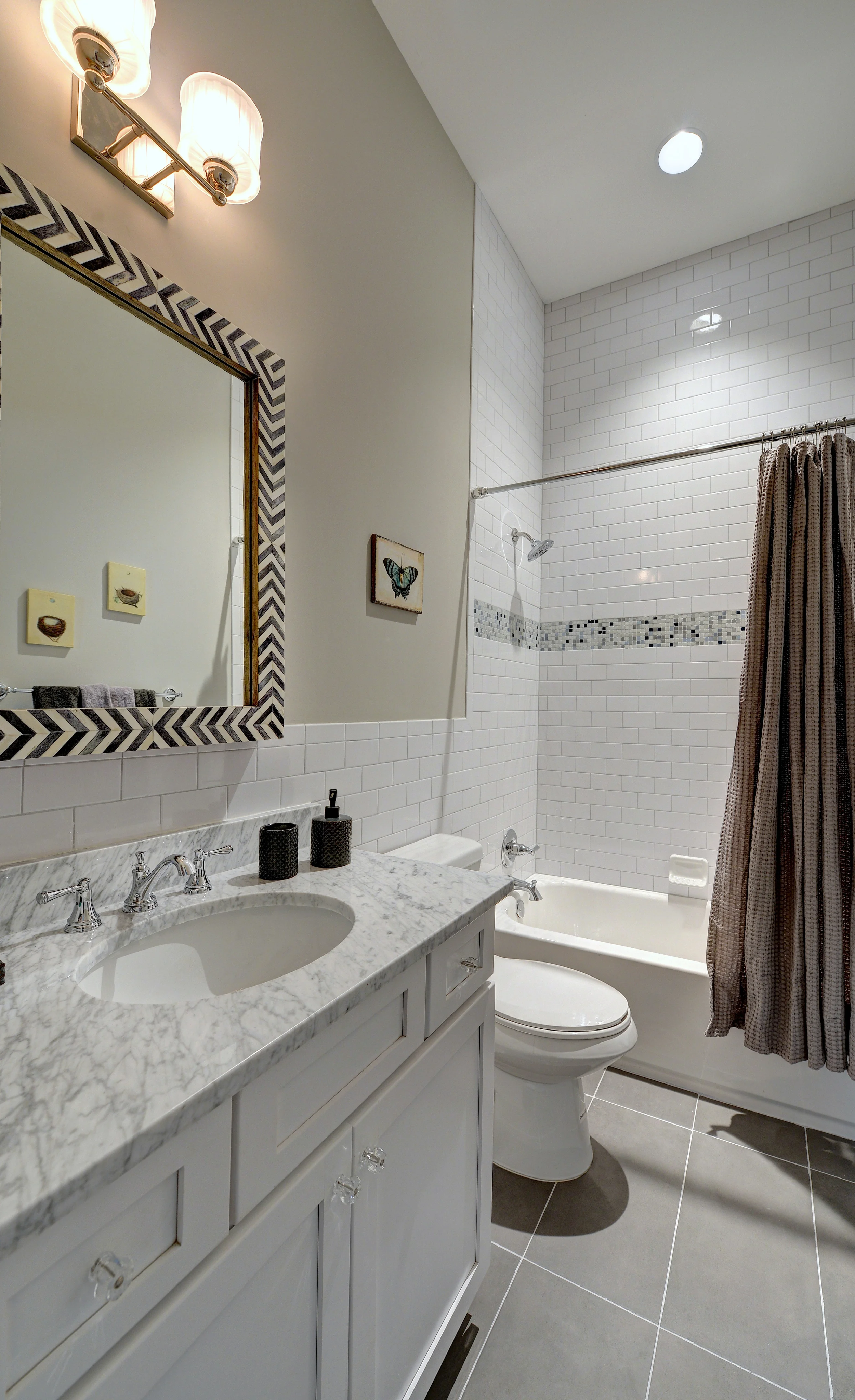 Construction by: Round Here Renovations Interior Design by: Carl Mattison Design