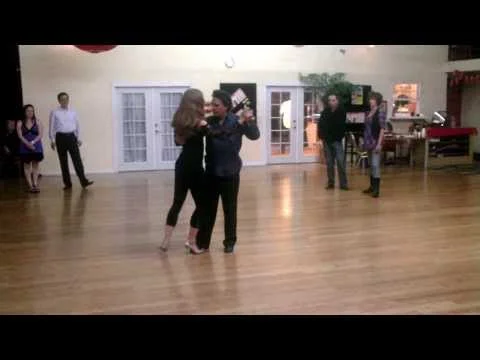 Argentine Tango step: Colgadas www.tangonation.com 2/13/2014