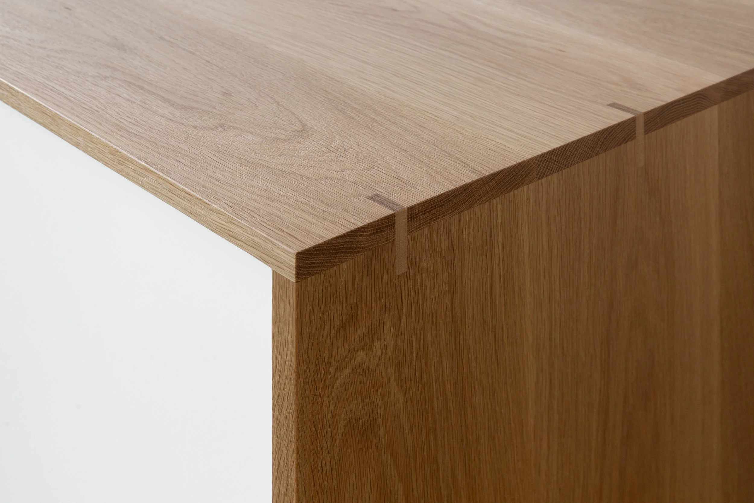 Halsey Cabinet in White Oak, Lacquer and Brass by Piet Houtenbos