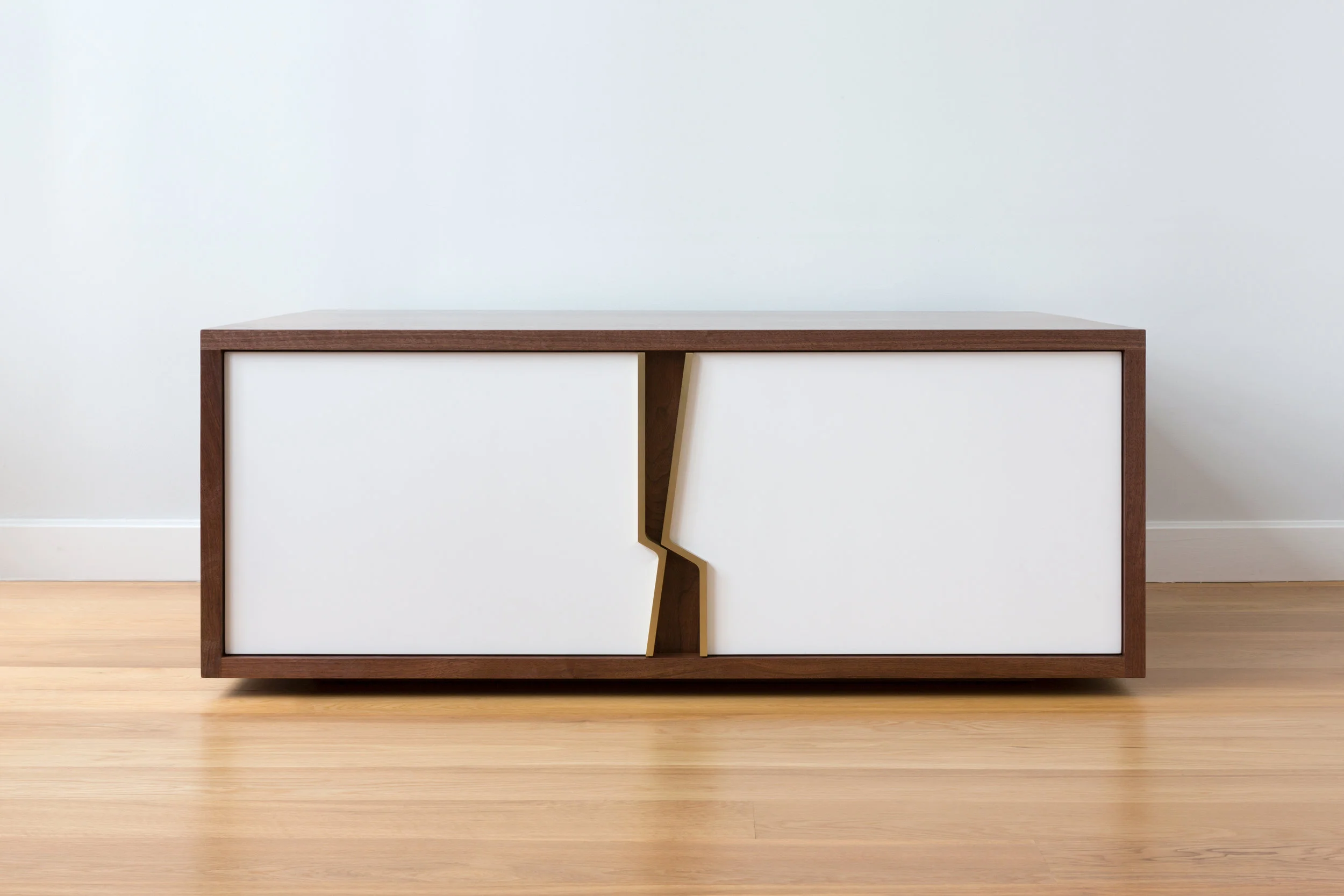Halsey Fracture Coffee Table in Walnut, Brass and Lacquer by Piet Houtenbos