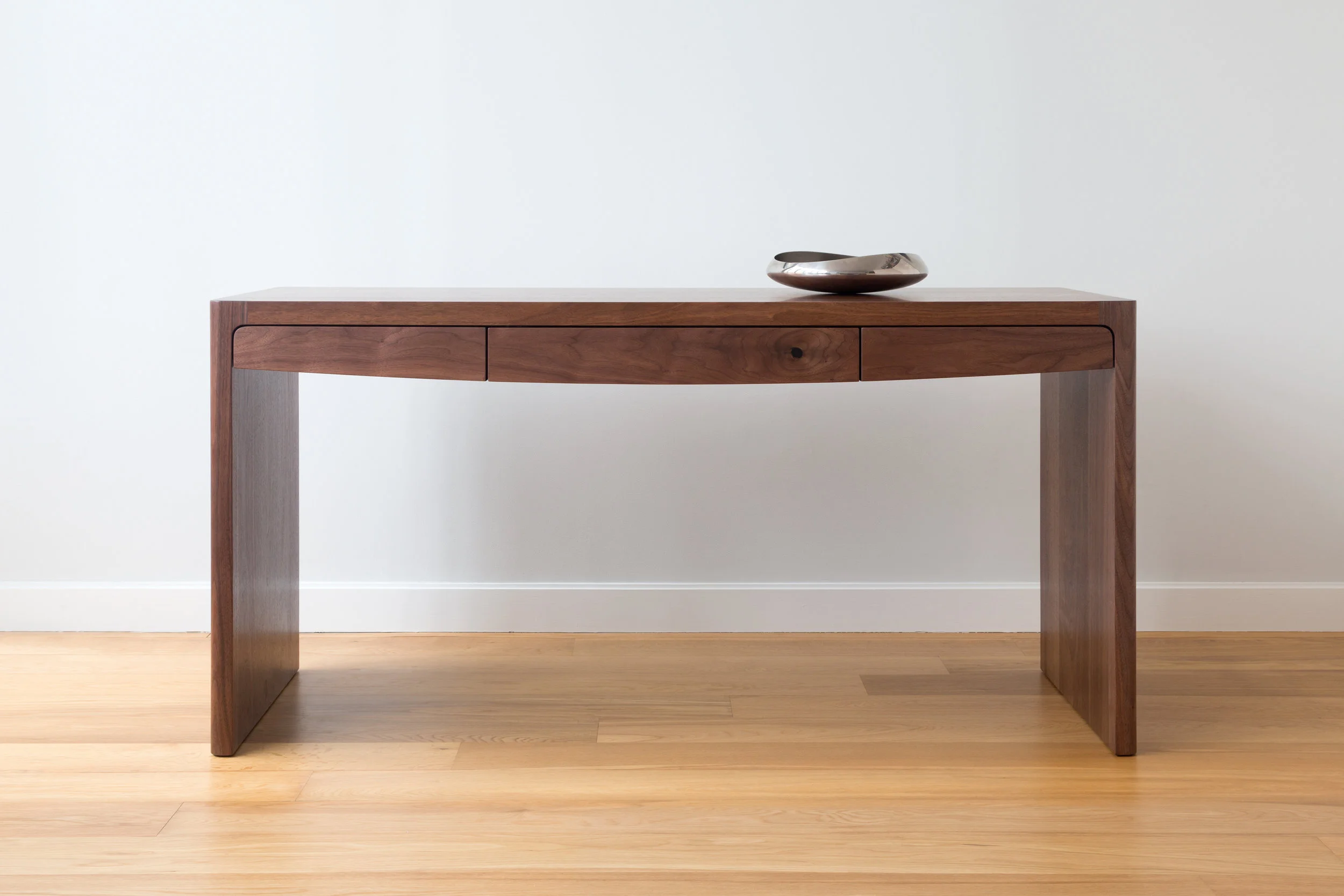 Fina Writing Desk in Walnut