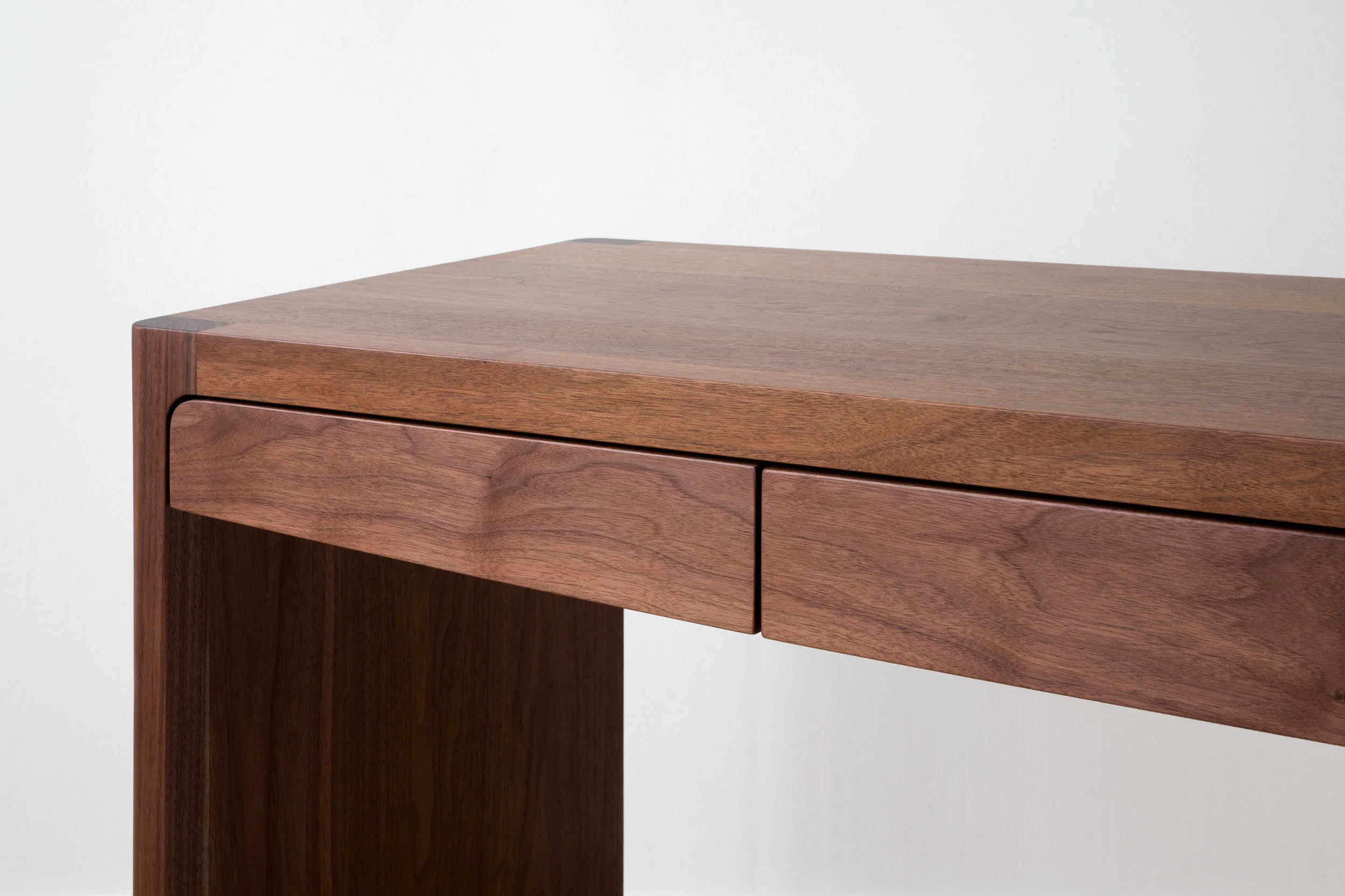 Fina Writing Desk in Walnut