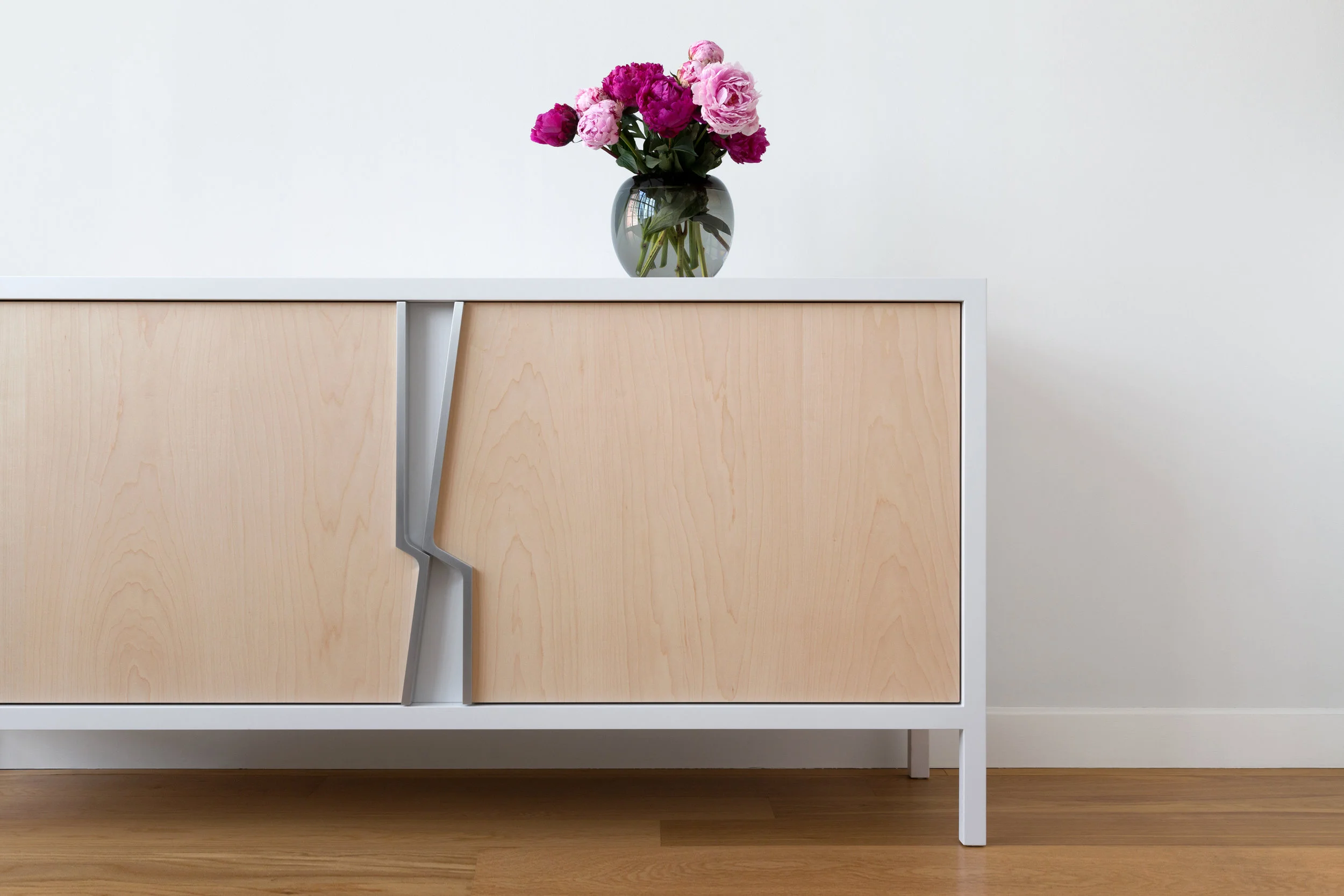 Halsey Fracture Cabinet in White Lacquer, Maple, Aluminum
