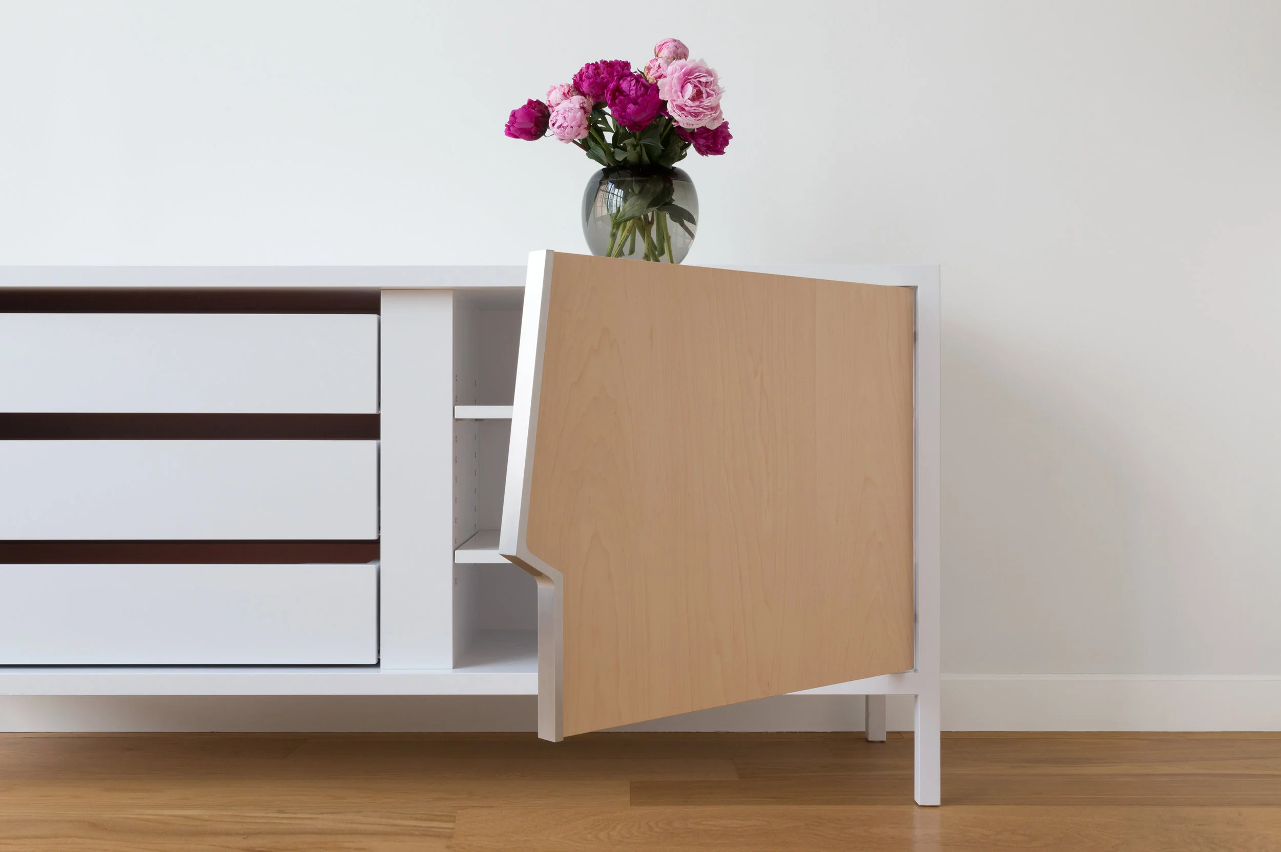 Halsey Fracture Cabinet in White Lacquer, Maple, Aluminum