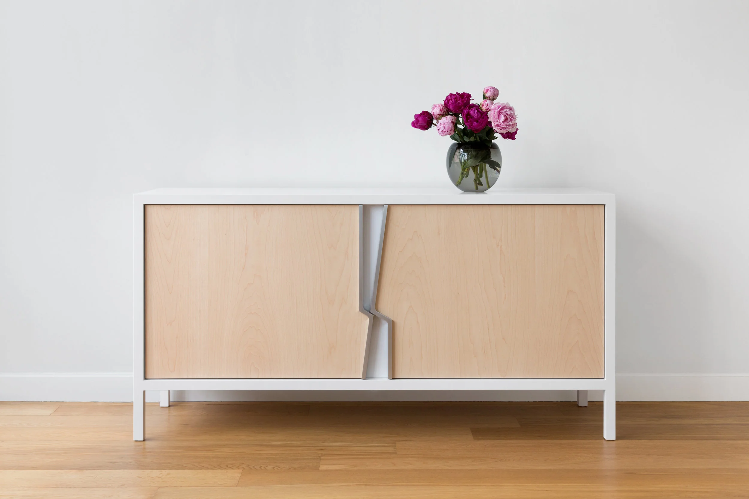 Halsey Fracture Cabinet in White Lacquer, Maple, Aluminum