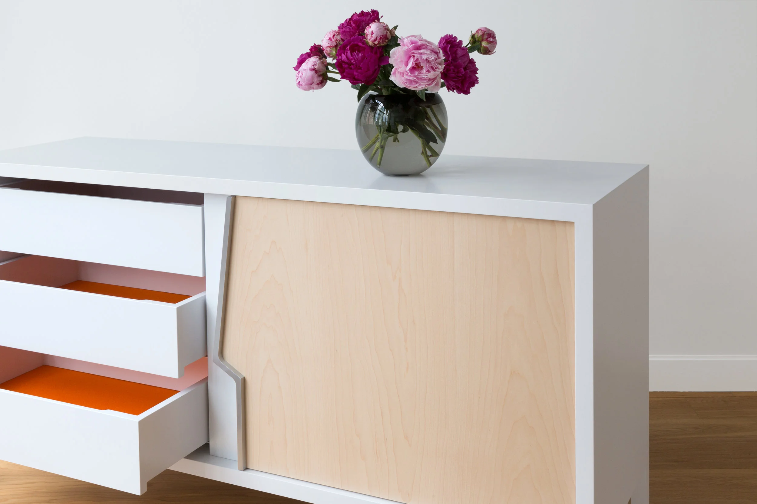 Halsey Fracture Cabinet in White Lacquer, Maple, Aluminum