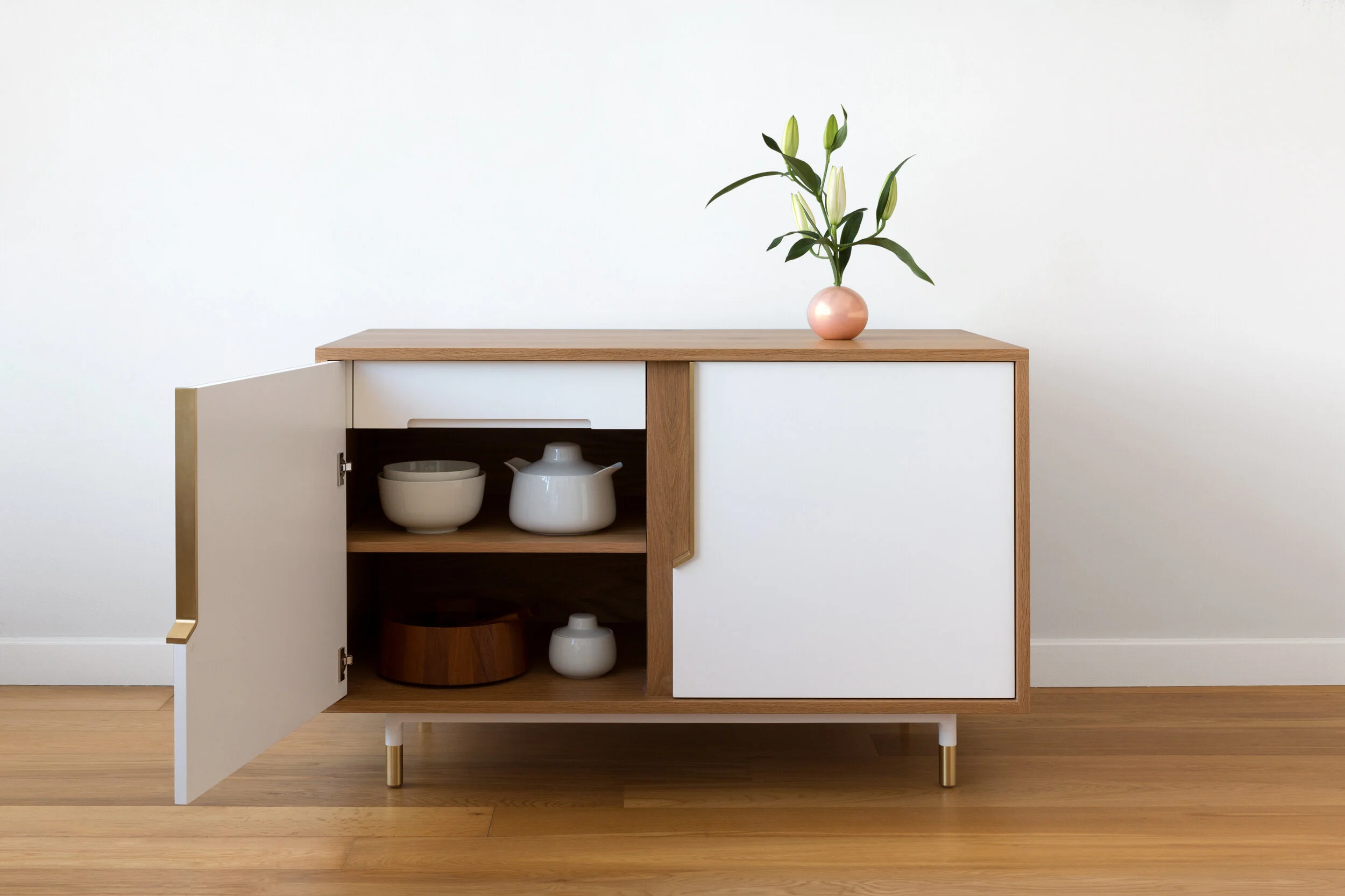 Halsey Cabinet in White Oak, Lacquer and Brass by Piet Houtenbos