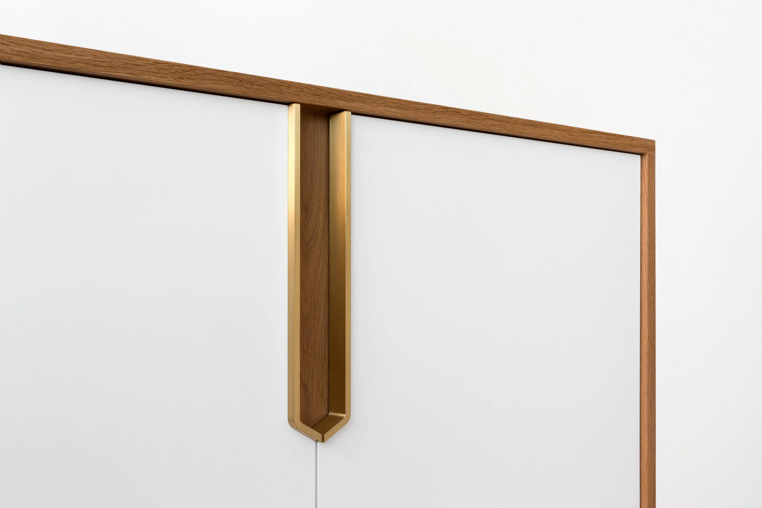 Halsey Cabinet in White Oak, Lacquer and Brass by Piet Houtenbos
