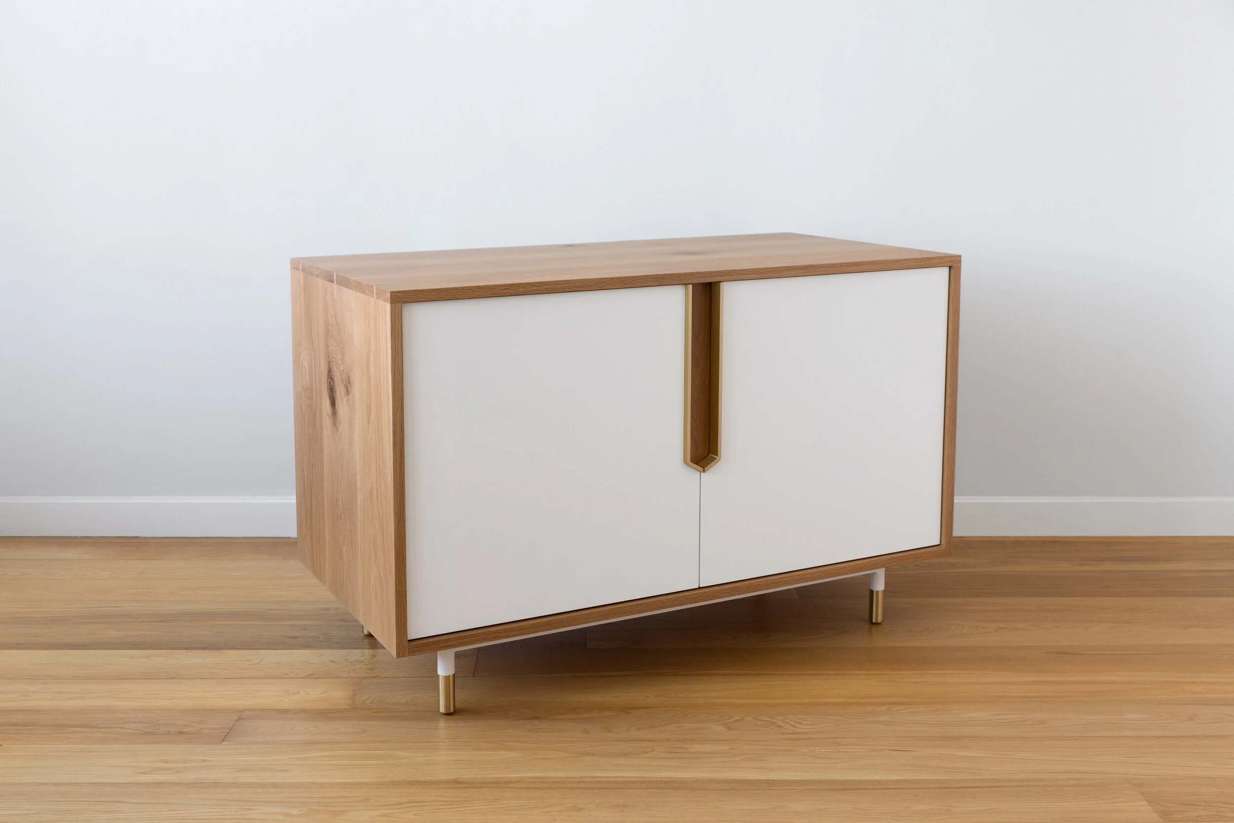 Halsey Cabinet in White Oak, Lacquer and Brass by Piet Houtenbos