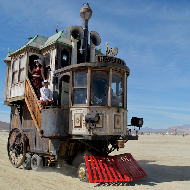 2010: Neverwas Haul tours the desert.