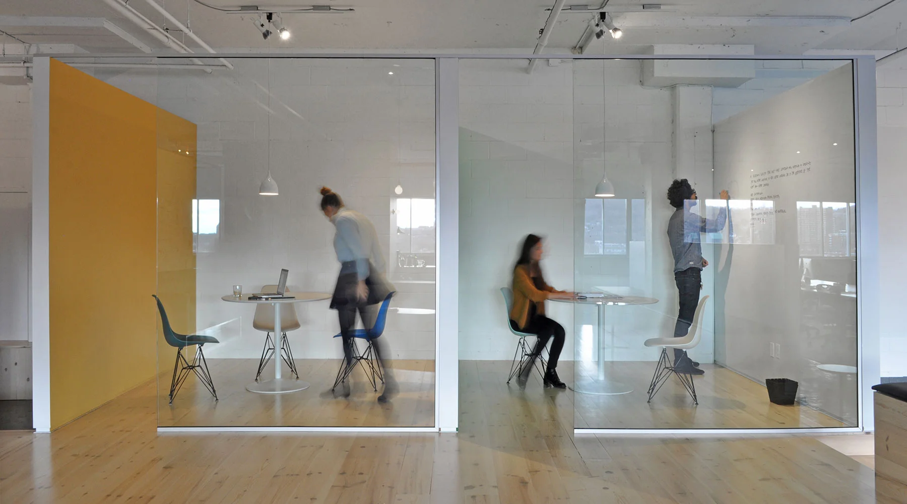 BUSBUD / OFFICE / PHOTOS BY ANDREW BUDYK