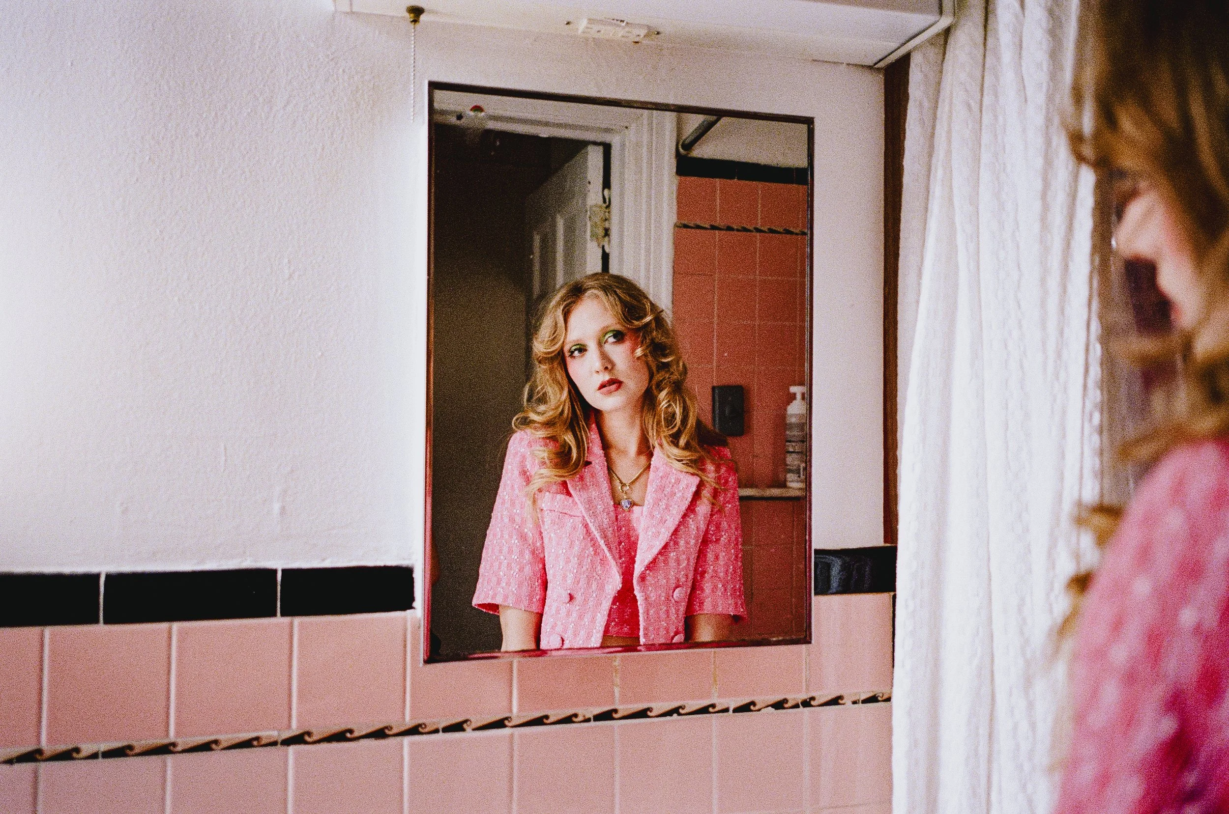 DUMBBLONDE-17.jpg