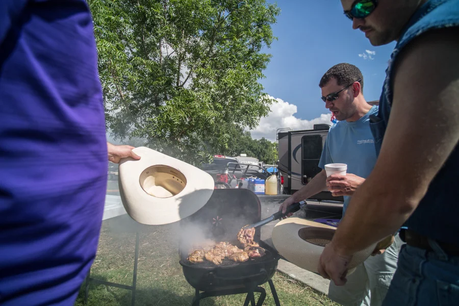 Zack Smith Photography Baton Rouge Bayou Country Superfest 2016 barbecue food get together cowboy hats