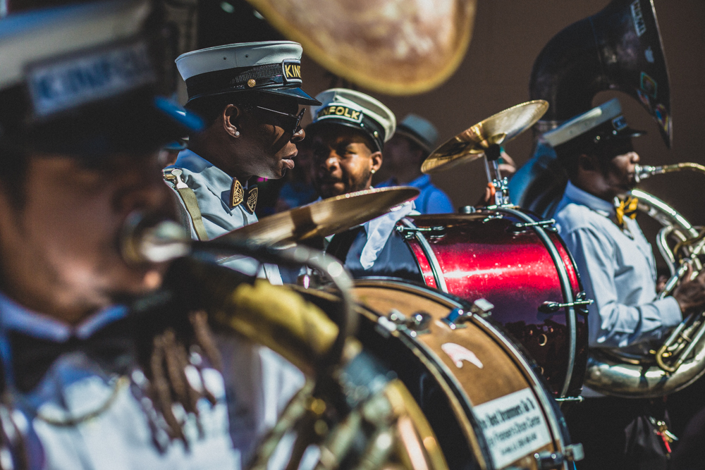 The low rising sun can be troublesome shooting down the blocks of Bourbon Street. Though it’s nice to find it bouncing off fresh polished cymbals and horns. ©Zack Smith Photography