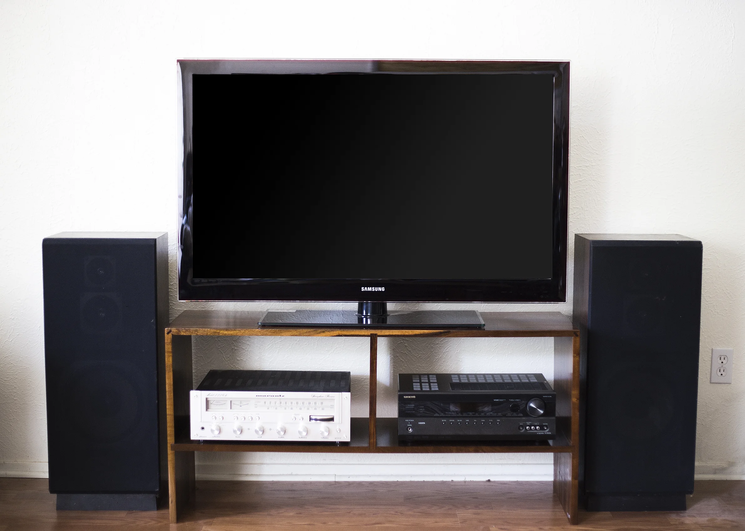 Minimilist TV Stand
