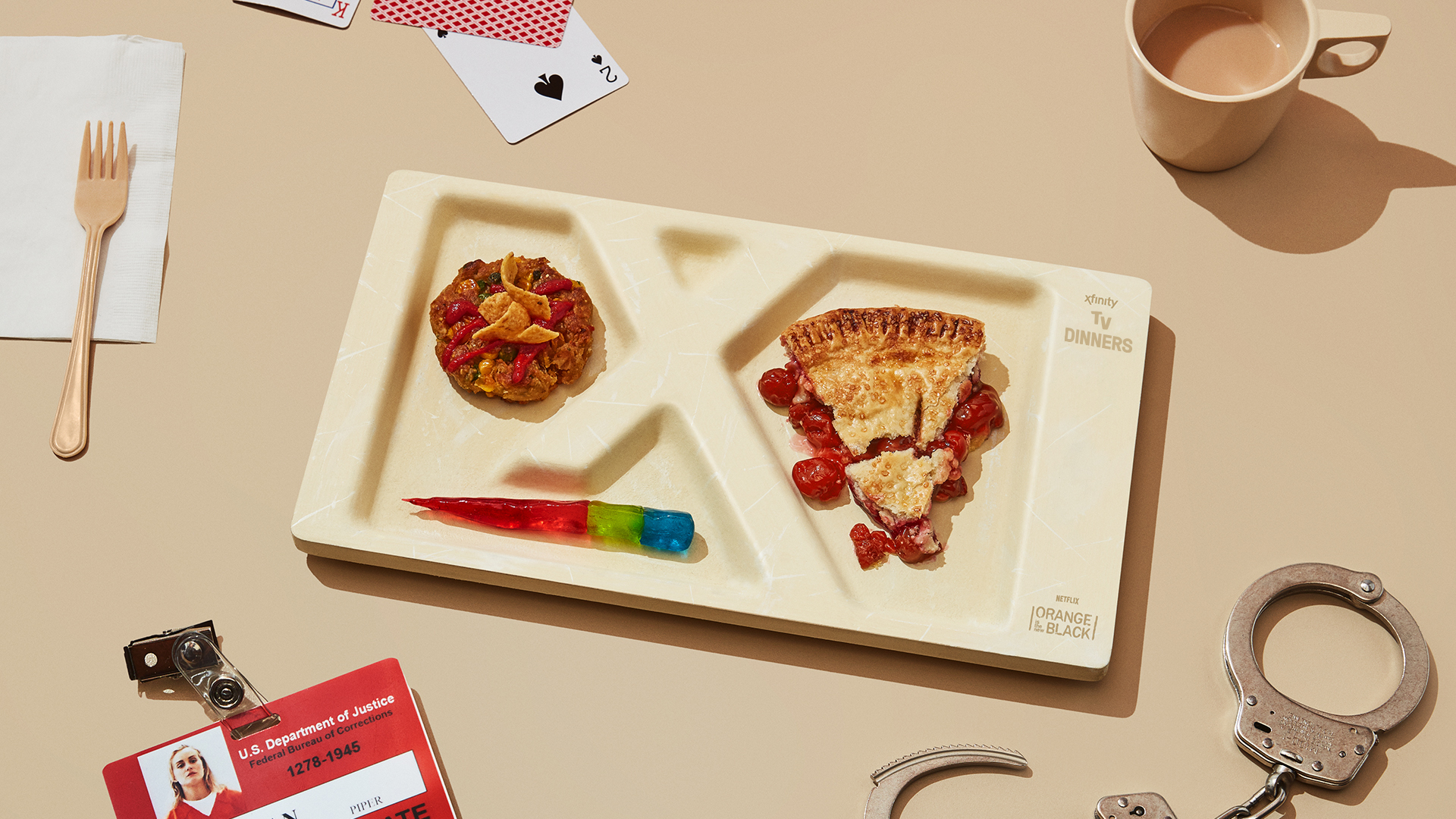 1TRAYS_0002_TV-Dinner_03_OITNB_Stil_Fritter_Smash_Pie_0047-menu-R21.jpg