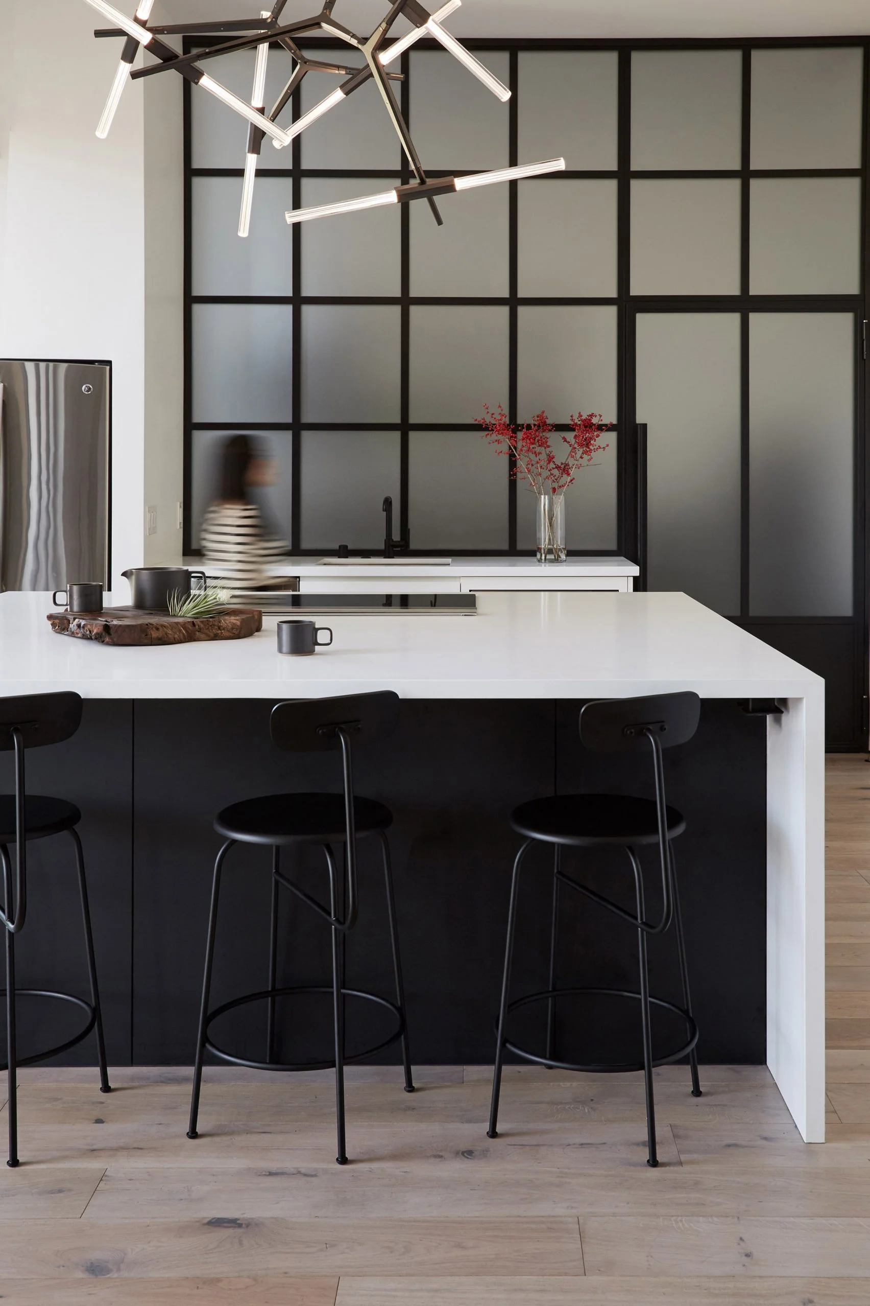 san-diego-residence-teresa-xu-interiors-california_dezeen_2364_col_8-1704x2556.jpg