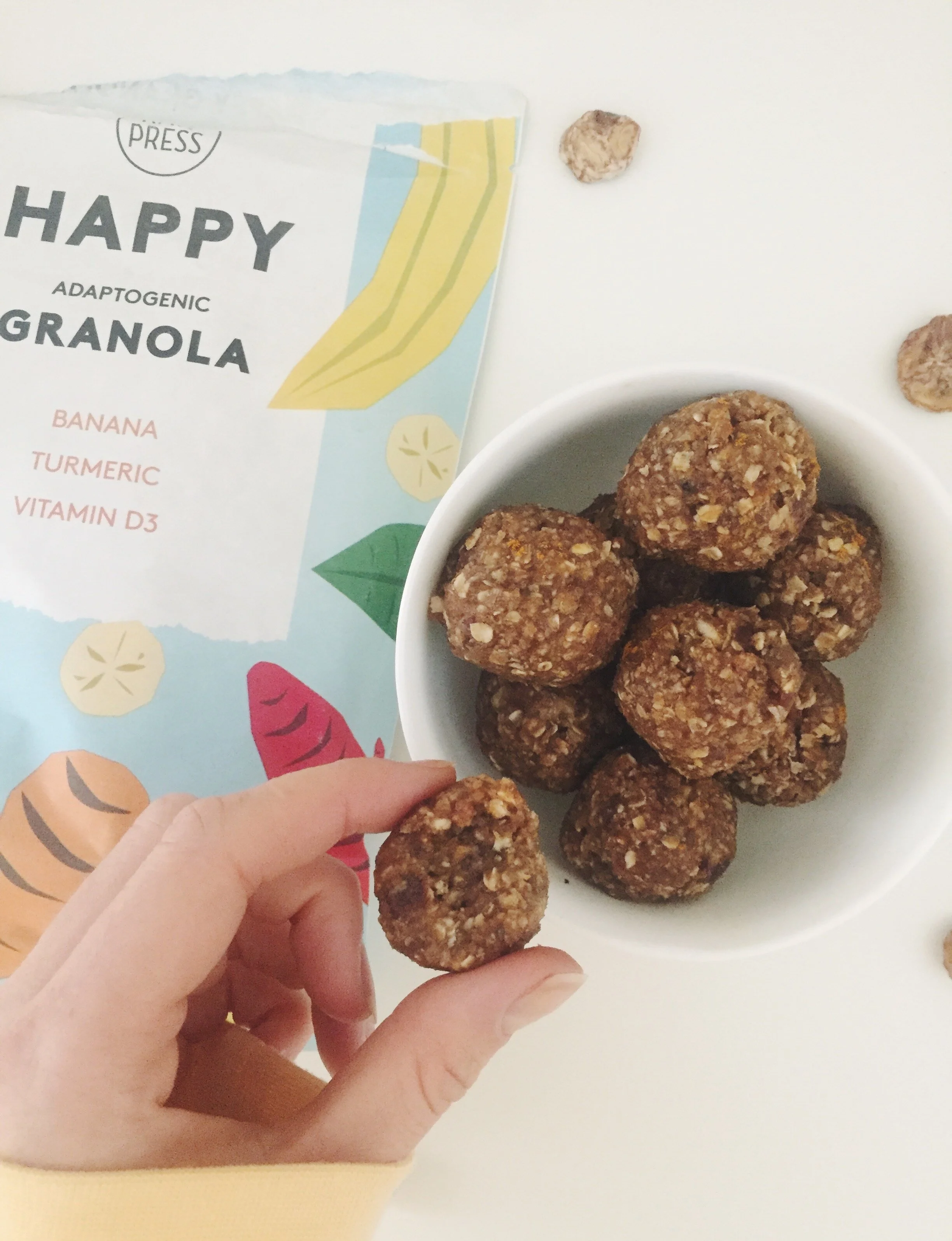  Banana &amp; Turmeric Energy Balls