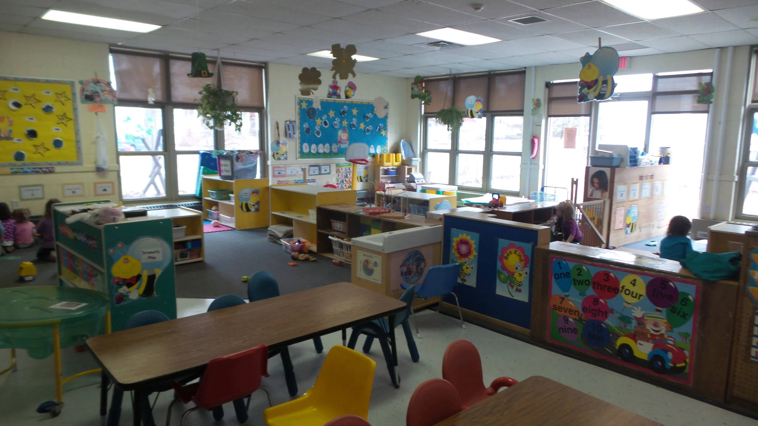 Honeybee Room 1.jpg