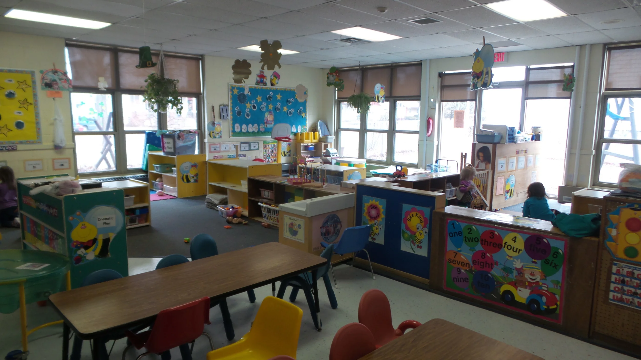 Honeybee Room 2.jpg