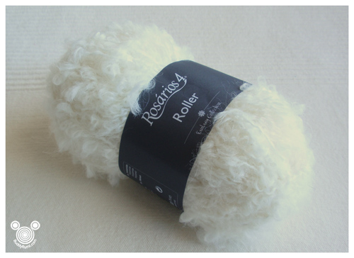 Boucle yarn white.jpg