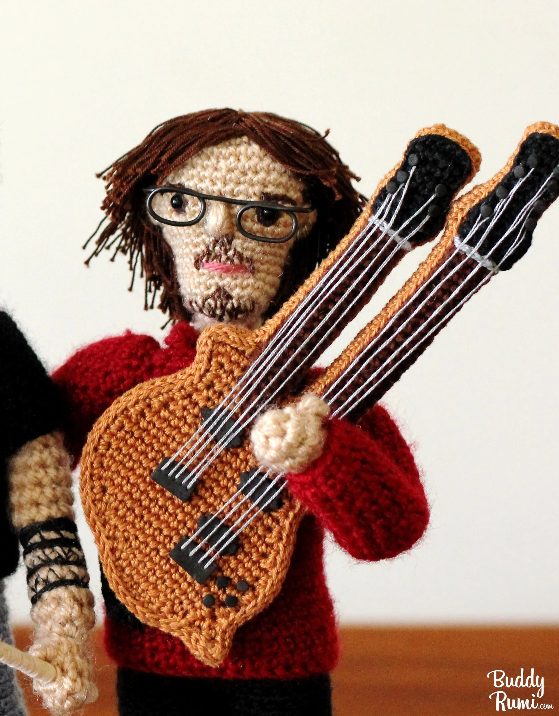 Amigurumi guitar player