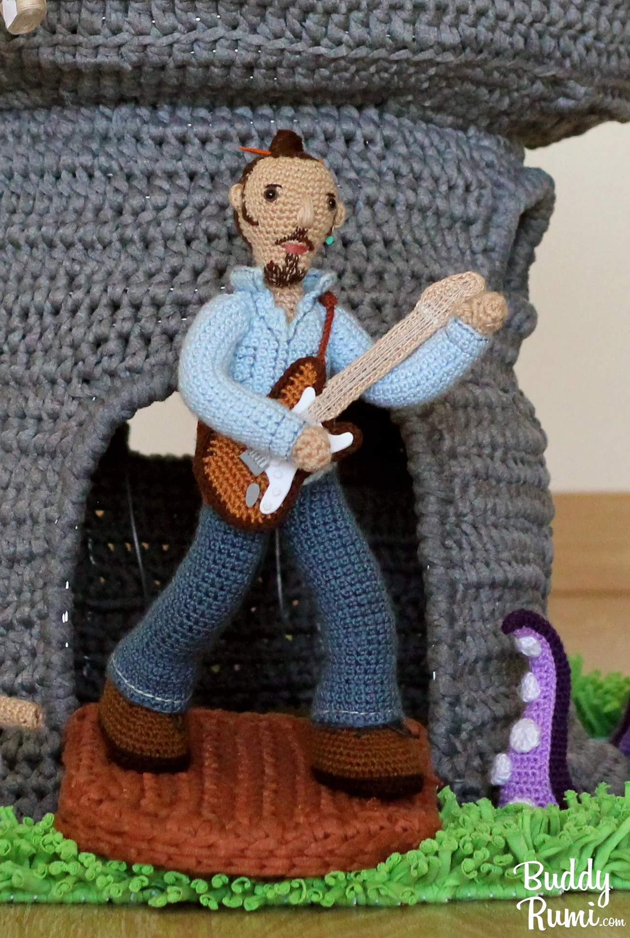 Mini amigurumi rocking