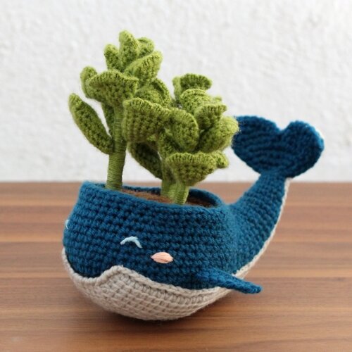 Free Mini Whale Crochet Pattern - Amigurumi Keychain