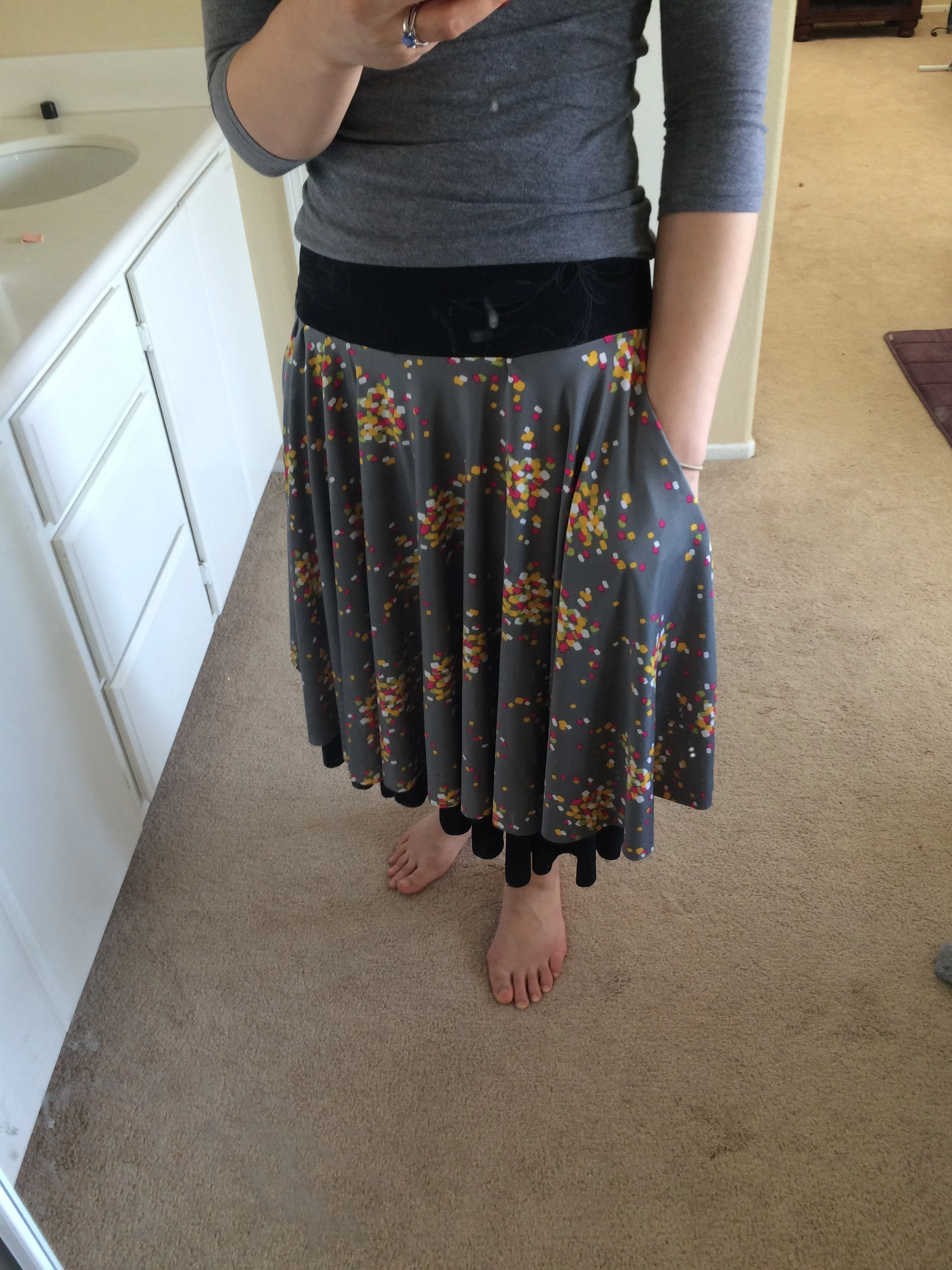 Showing second pocket. I couldn't get a pic of both hands in the pockets since I was taking selfies with my phone. 