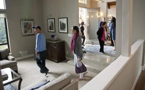 Cash-Bearing Chinese Homebuyers Fuel US Foreign Sales Jump