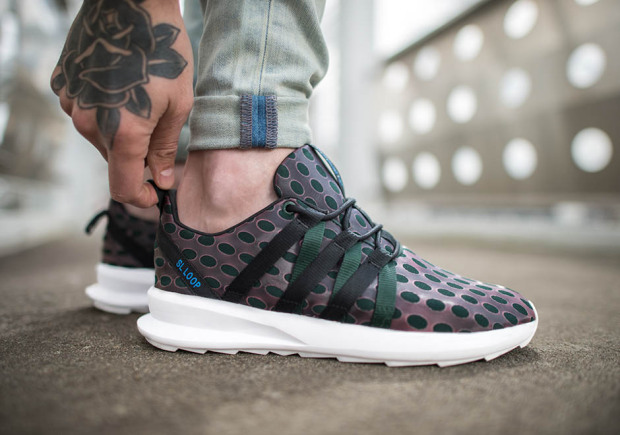 Featured Post : Adidas SL Loop Racer Color-Shifting — Photography
