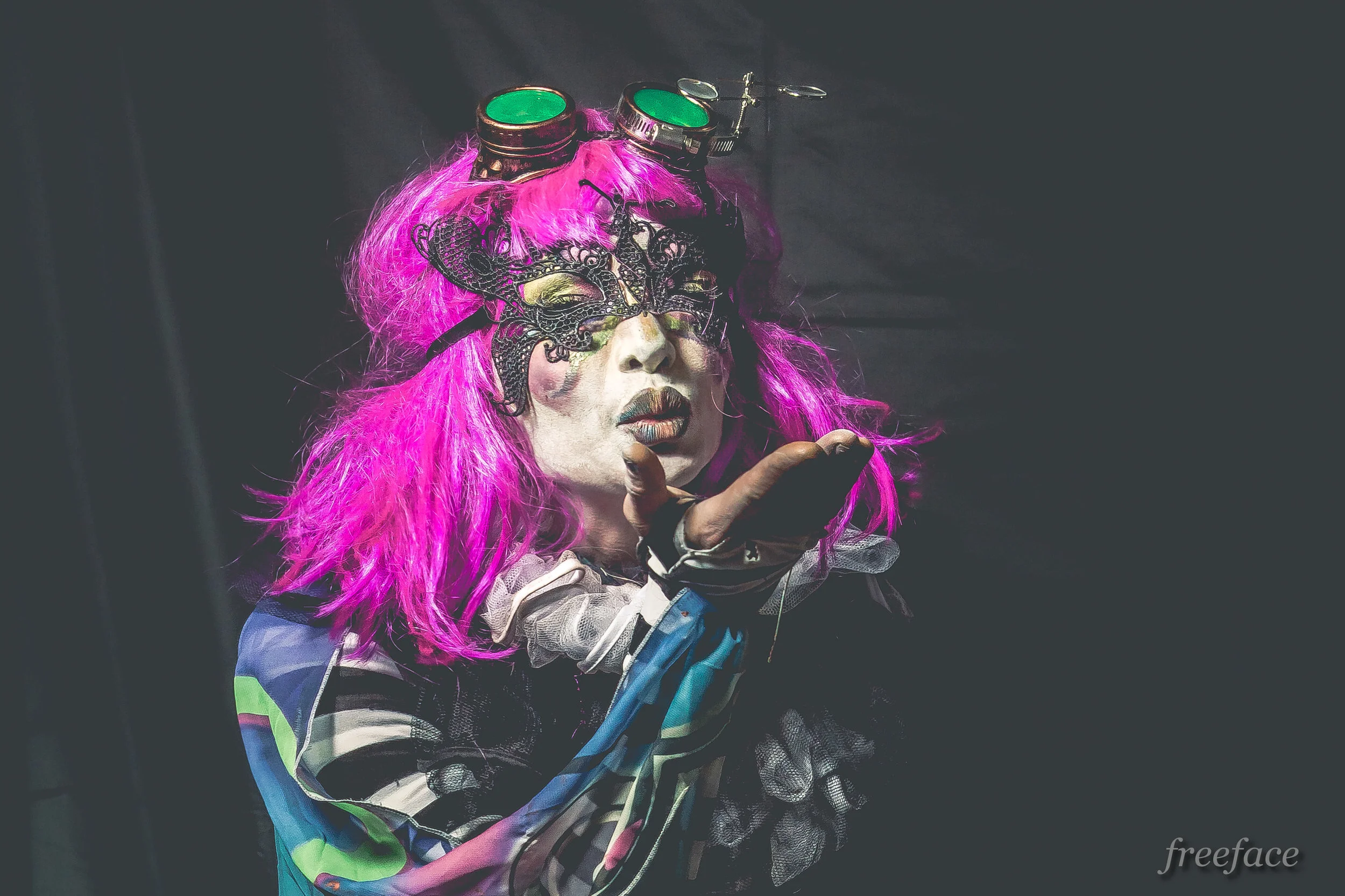 Annclown-7065-2.jpg