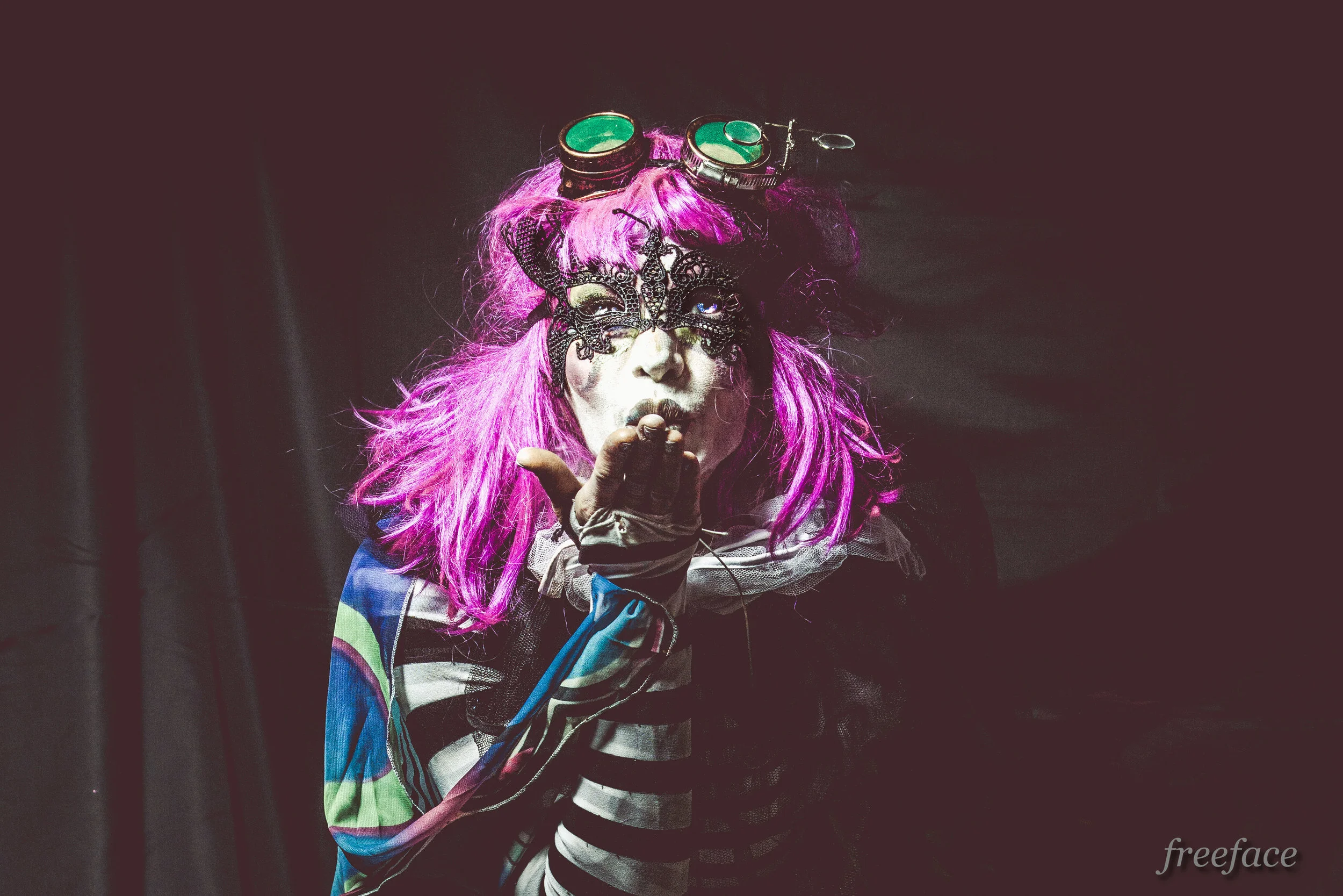Annclown-7067-2.jpg