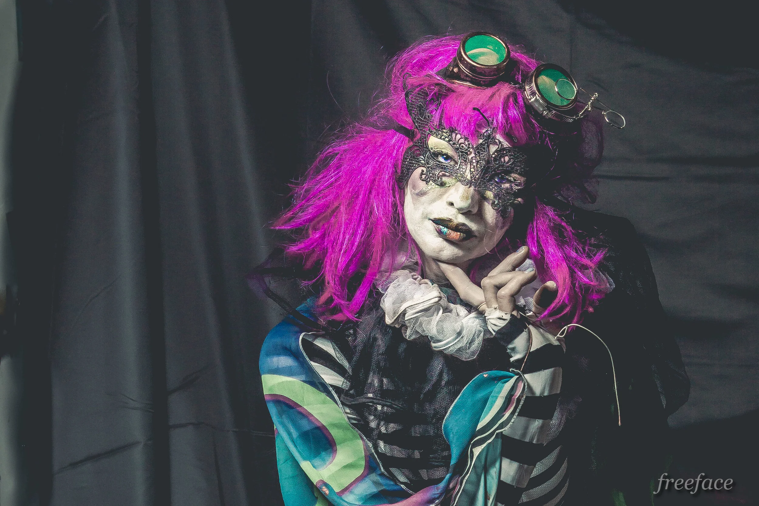 Annclown-7064-2.jpg