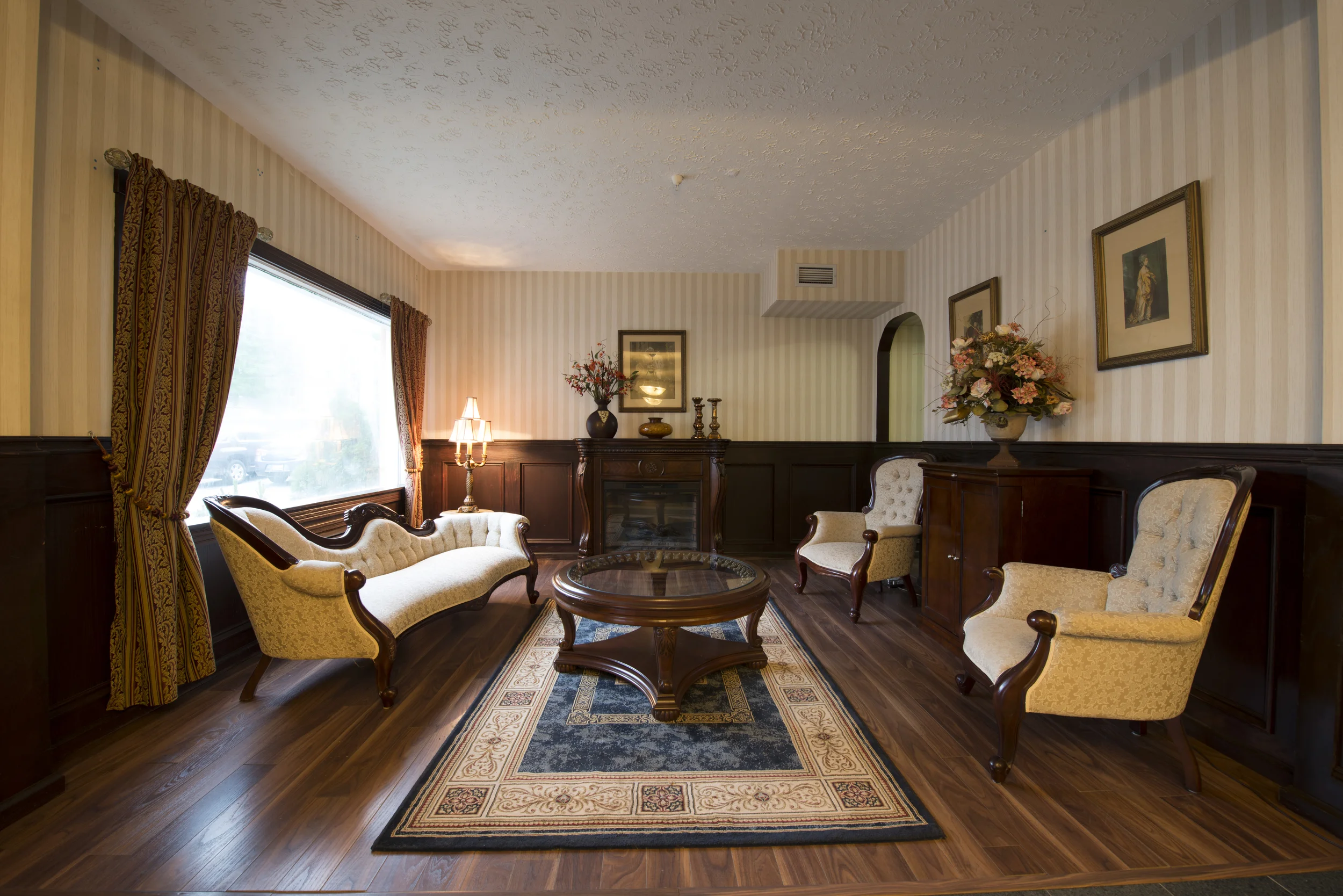 front lounge before.jpg