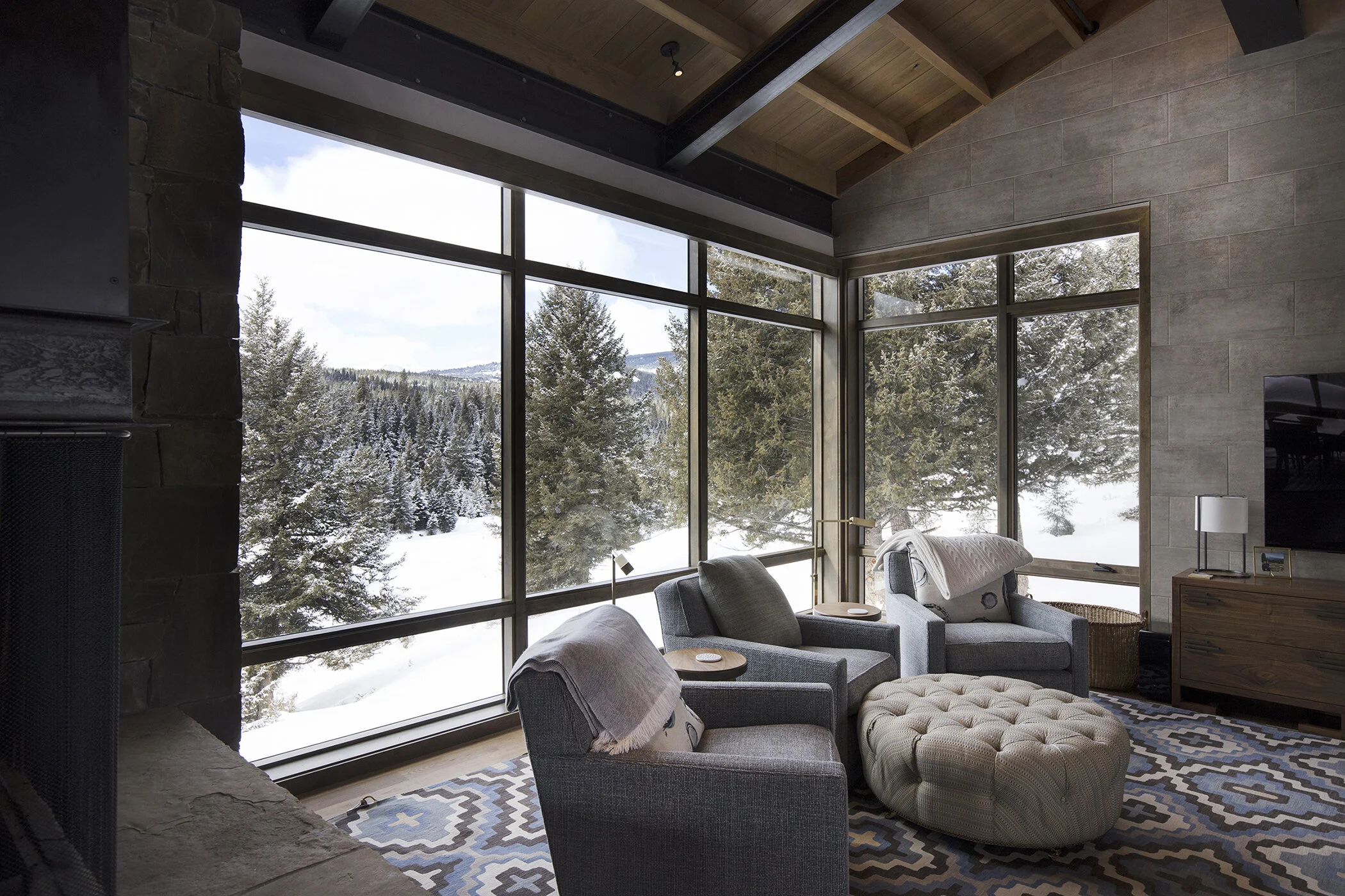 Bozeman_architect_big_sky_custom_home_plank_road_living_room.jpg