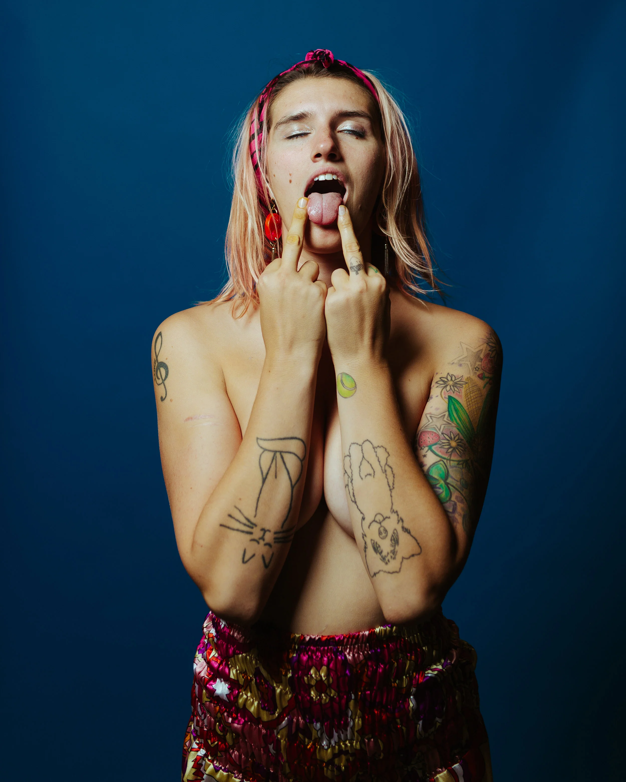 AS-HourglassQueerNonbinary09122018269764.jpg