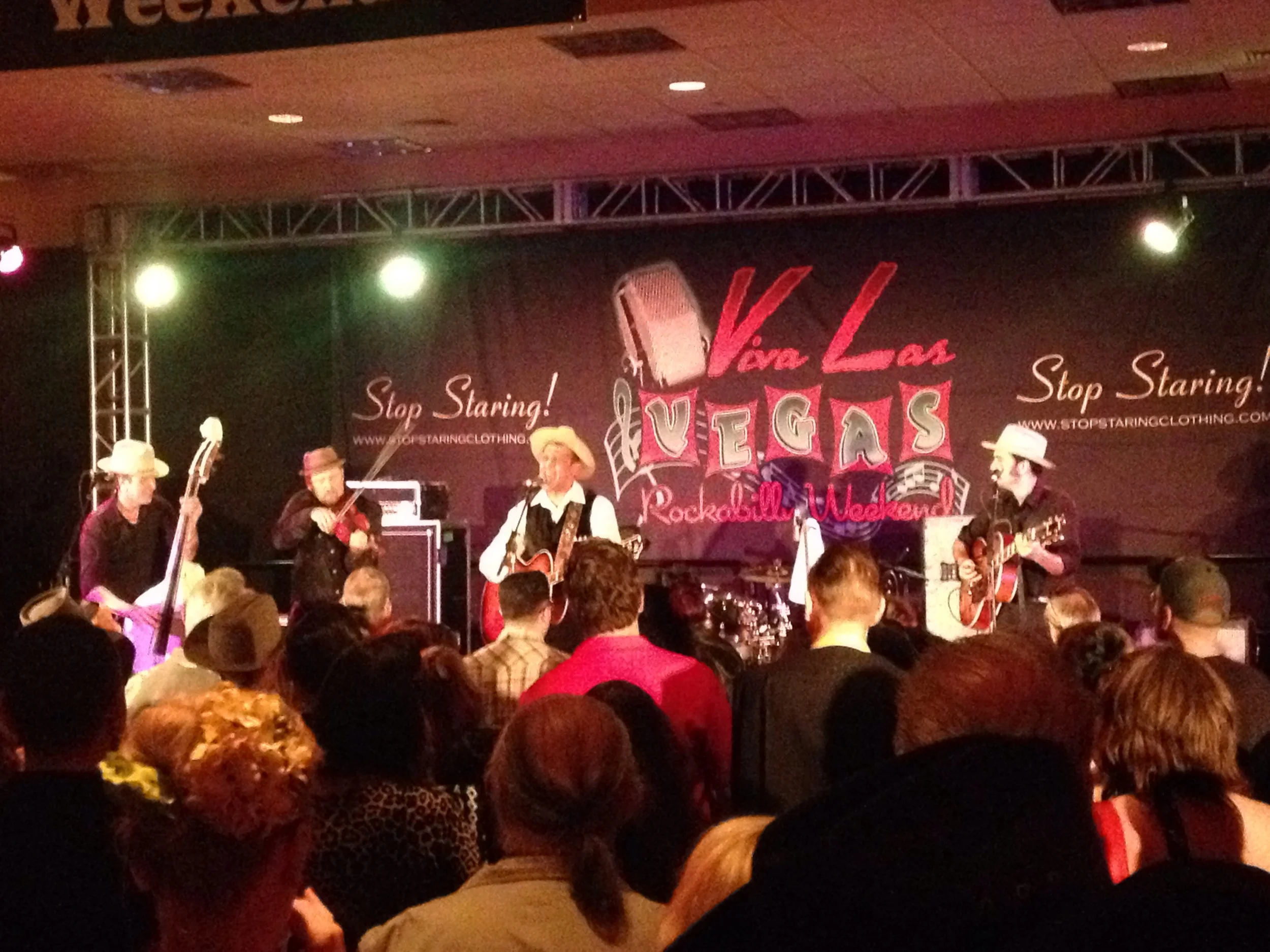 Lucky Tubb & his Modern Day Troubadours in action @ VLV 2014