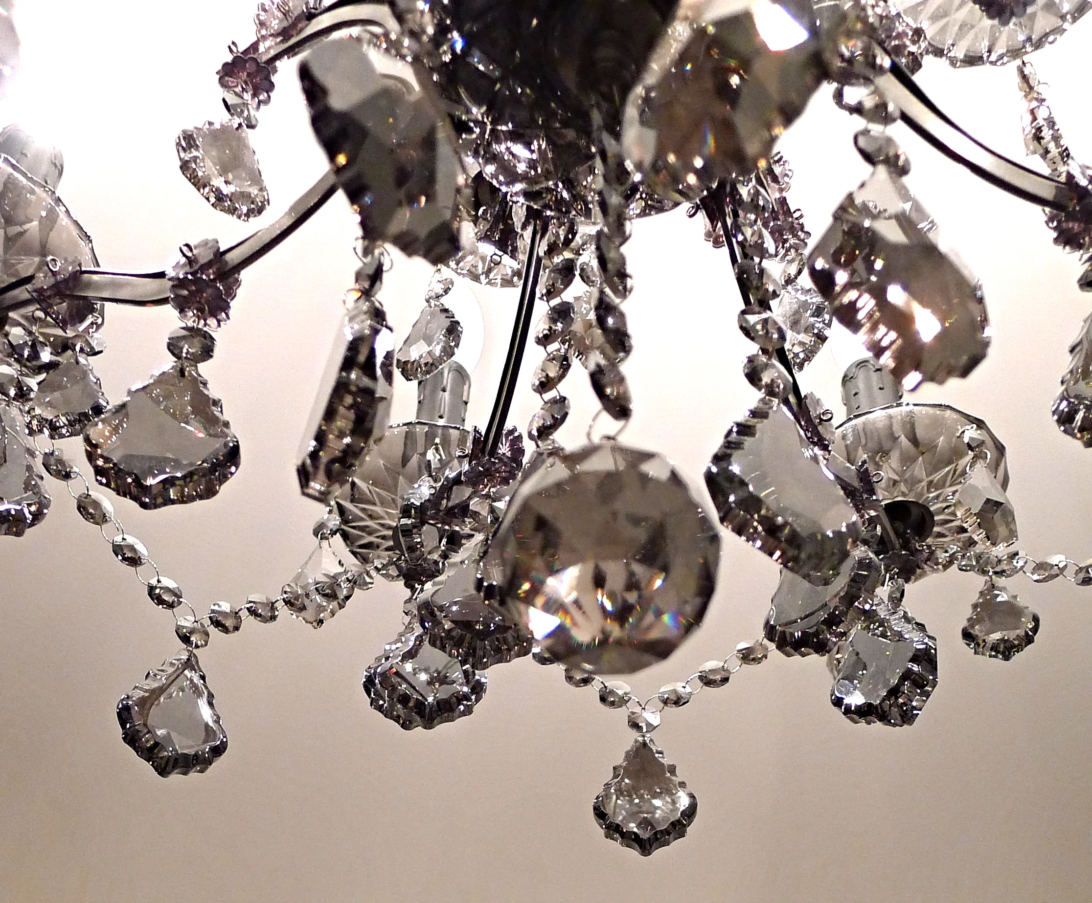bedroom_chandelier.JPG