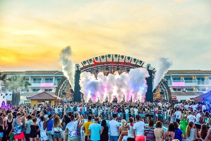 Disturbing_Ibiza_opening_essentialIbiza2016_by_Andrei_Oprescu-14.jpg