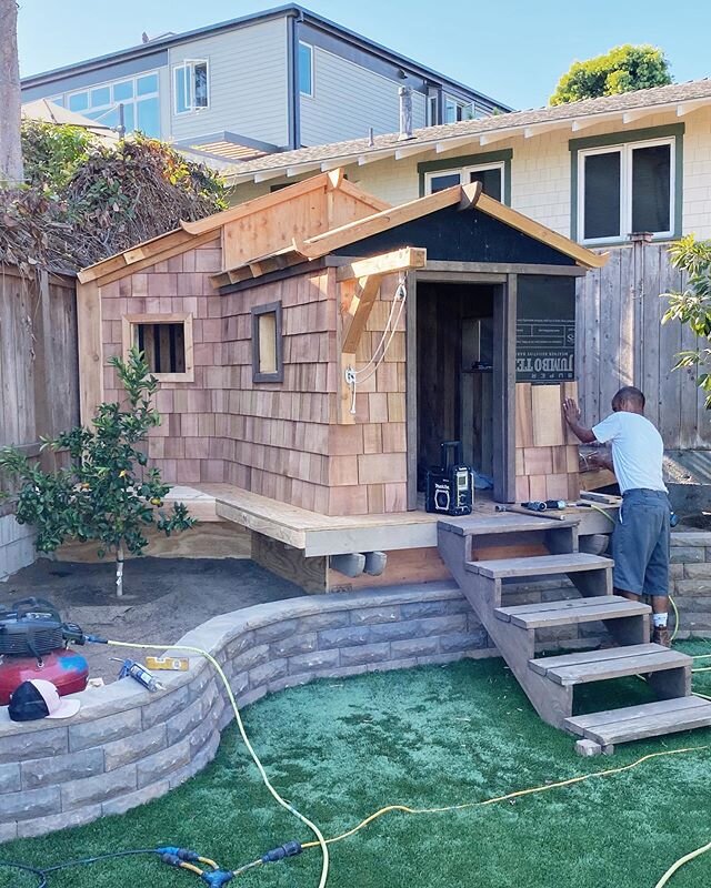 #PomonaProject &bull; The kids who are lucky enough to call this their backyard playhouse were definitely on the &ldquo;nice list&rdquo; this year 🏡 Adding the final touches to the exterior! &bull; NicollsDesignBuild⠀
⠀
⠀⠀
.⠀⠀⠀⠀⠀⠀⠀⠀⠀⠀⠀⠀⠀⠀⠀⠀⠀⠀⠀⠀⠀⠀⠀⠀⠀